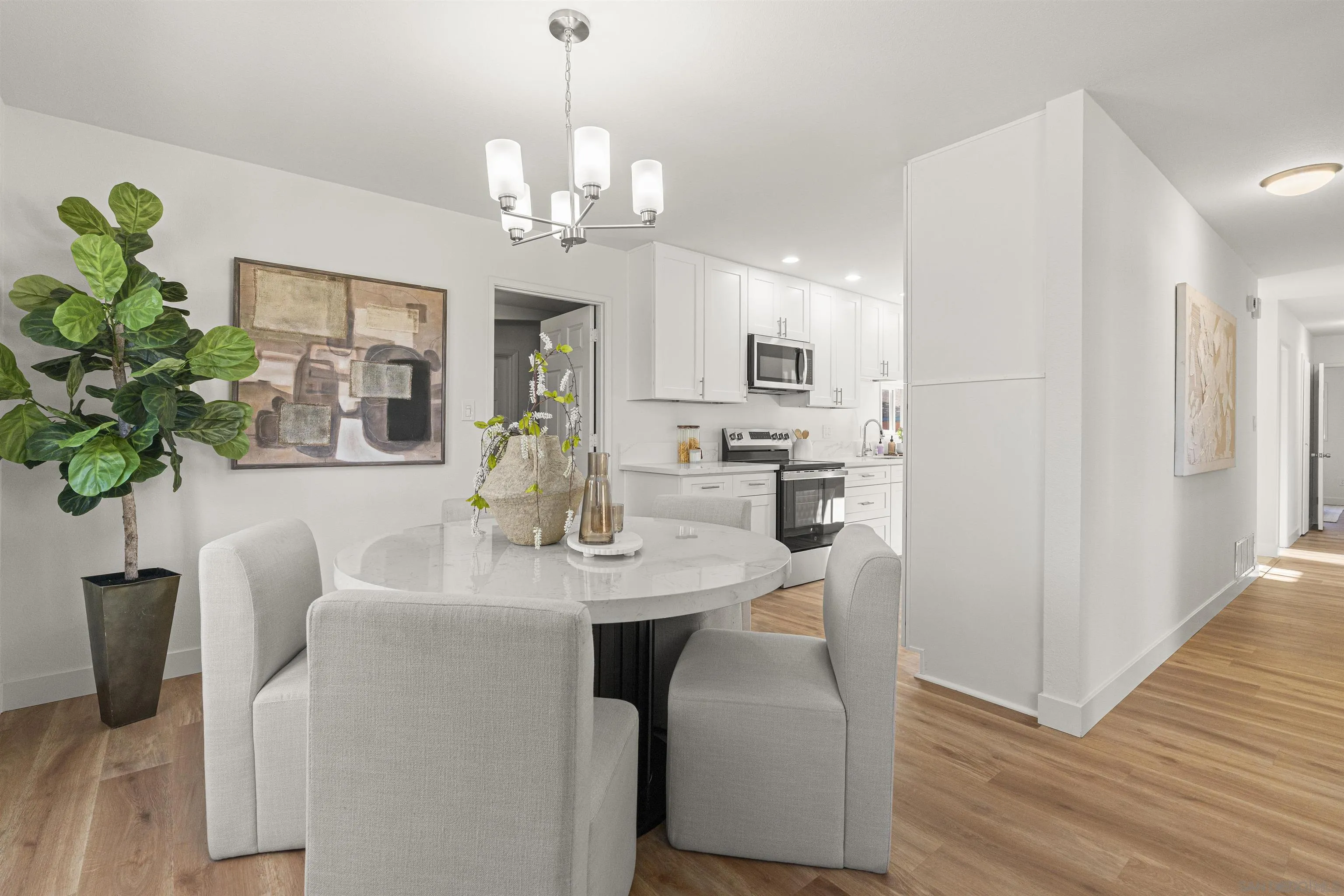 https://cdn.realtyfeed.com/cdn/127/260025140/871ede4077fa8c34095b72718f3e5968.webp