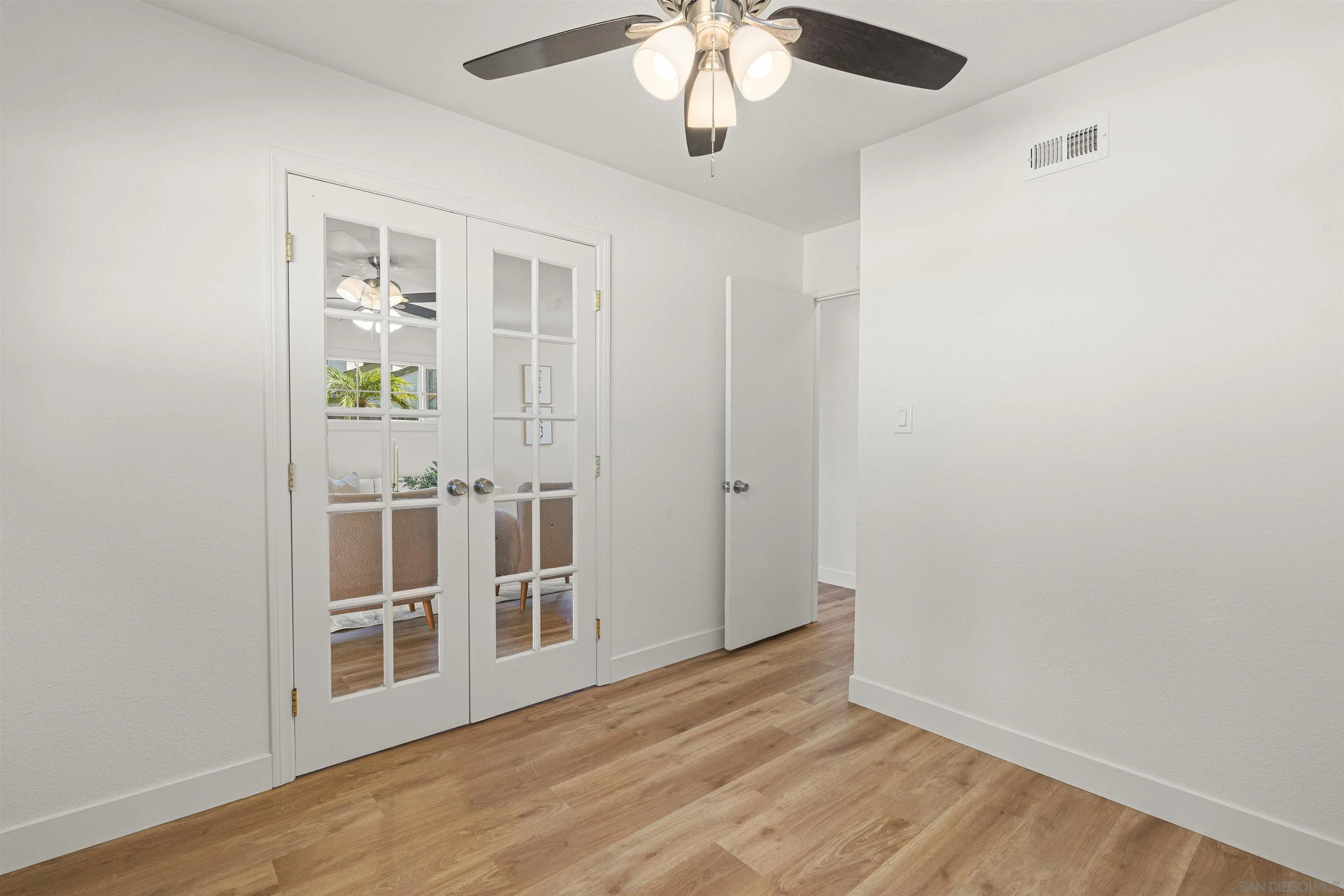 https://cdn.realtyfeed.com/cdn/127/260025140/8f068de747fa2c0d7baacb40fdff099b.webp