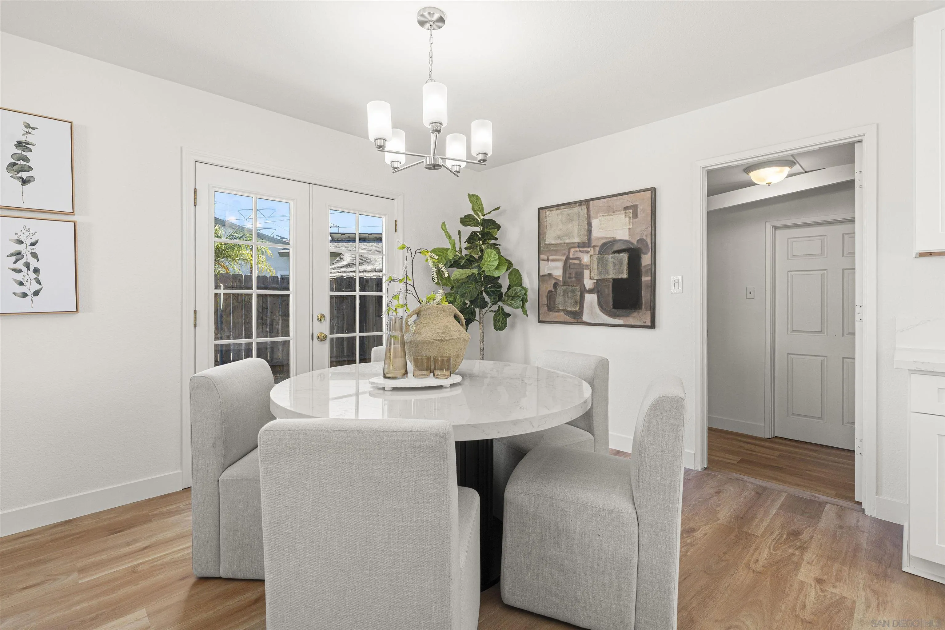 https://cdn.realtyfeed.com/cdn/127/260025140/d73e4fb2386d47dfda6abff7c22c1598.webp