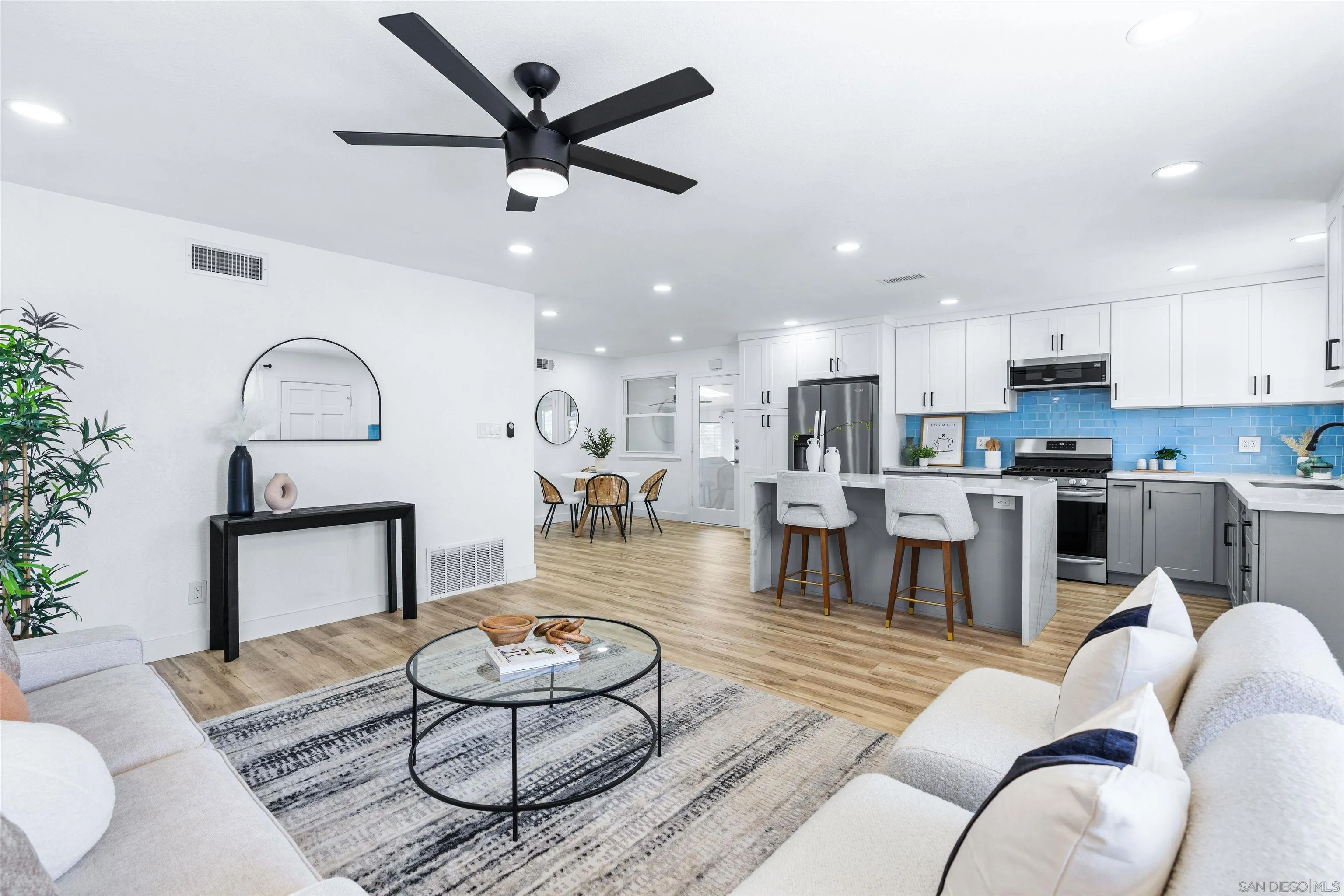 https://cdn.realtyfeed.com/cdn/127/260025143/0eb034513fb5a9ef8e7db266a268788e.webp
