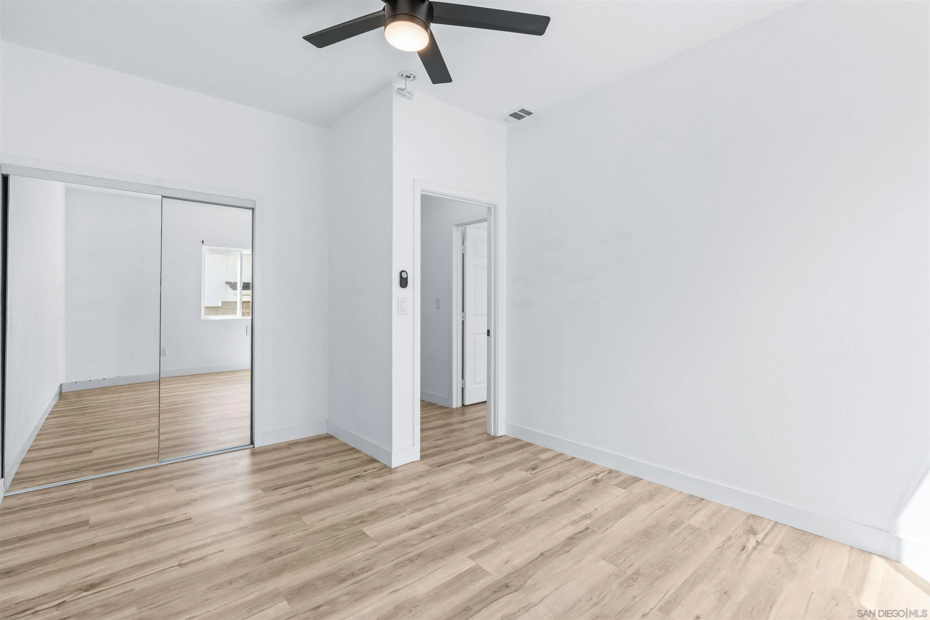 https://cdn.realtyfeed.com/cdn/127/260025143/3779a1649ffc1a5a84a6a7fc07dc4fad.webp