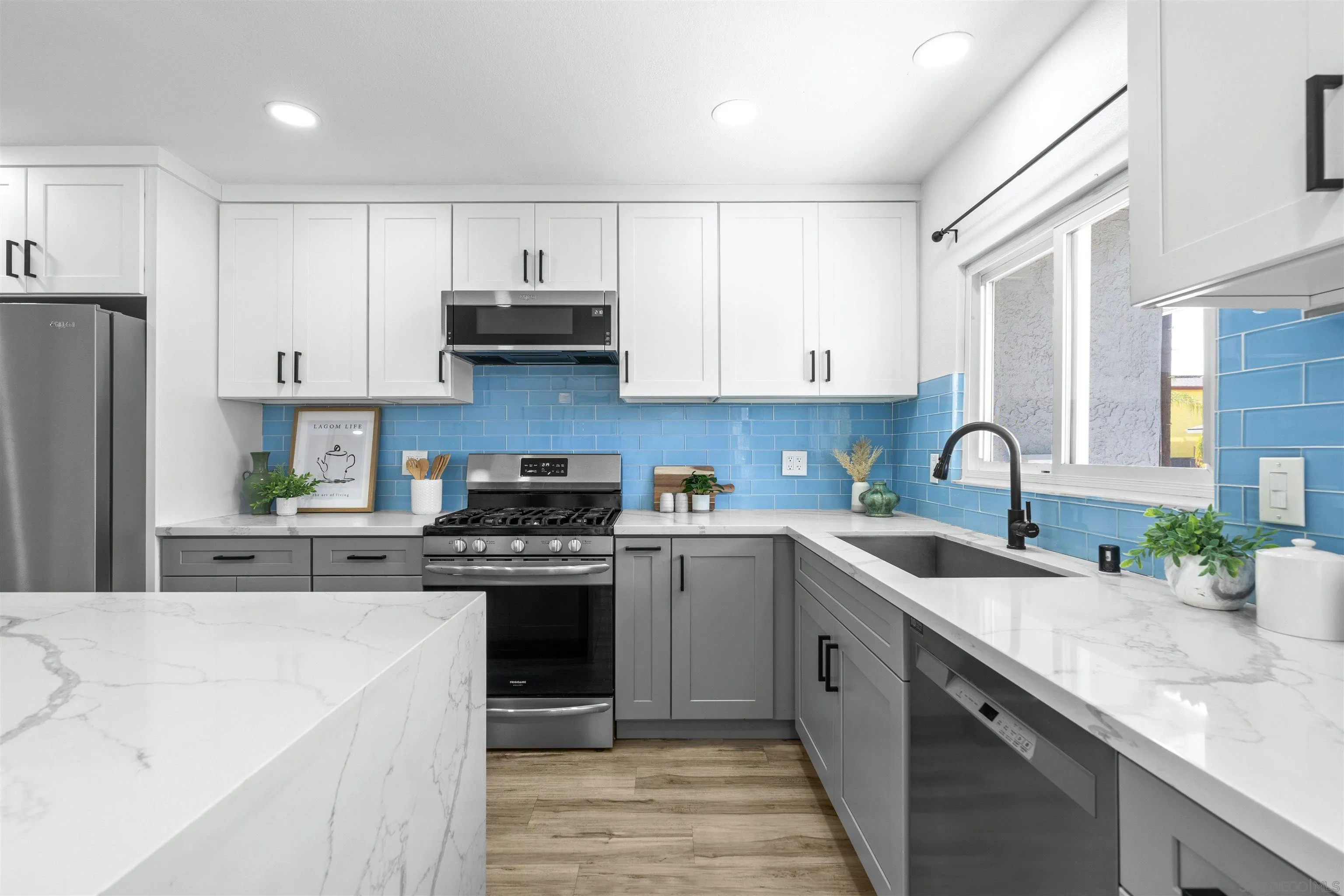 3825 Tiara St, San Diego, CA 92111 3825 Tiara St, San Diego, CA 92111