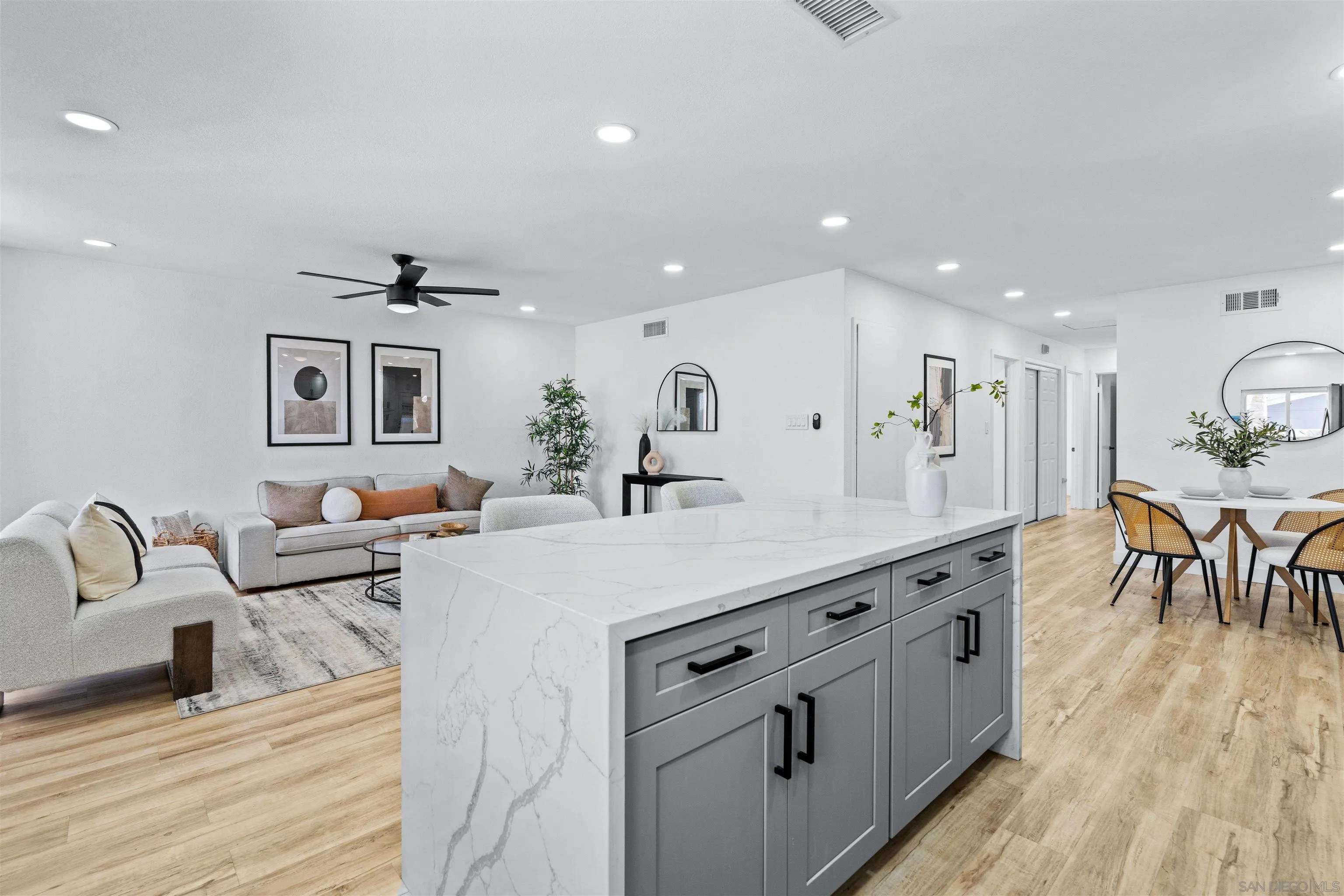 https://cdn.realtyfeed.com/cdn/127/260025143/7ff504f63671883fe67aef4909293c6b.webp
