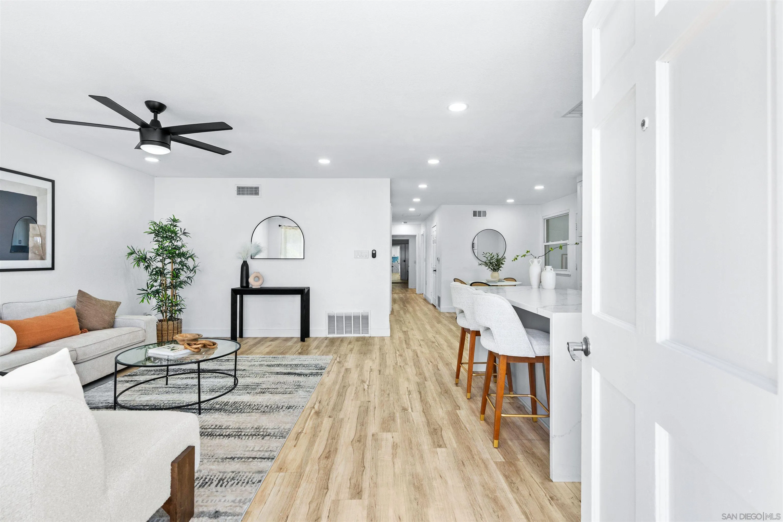 https://cdn.realtyfeed.com/cdn/127/260025143/eb9e07f963f15076ab1079371bb78d0f.webp