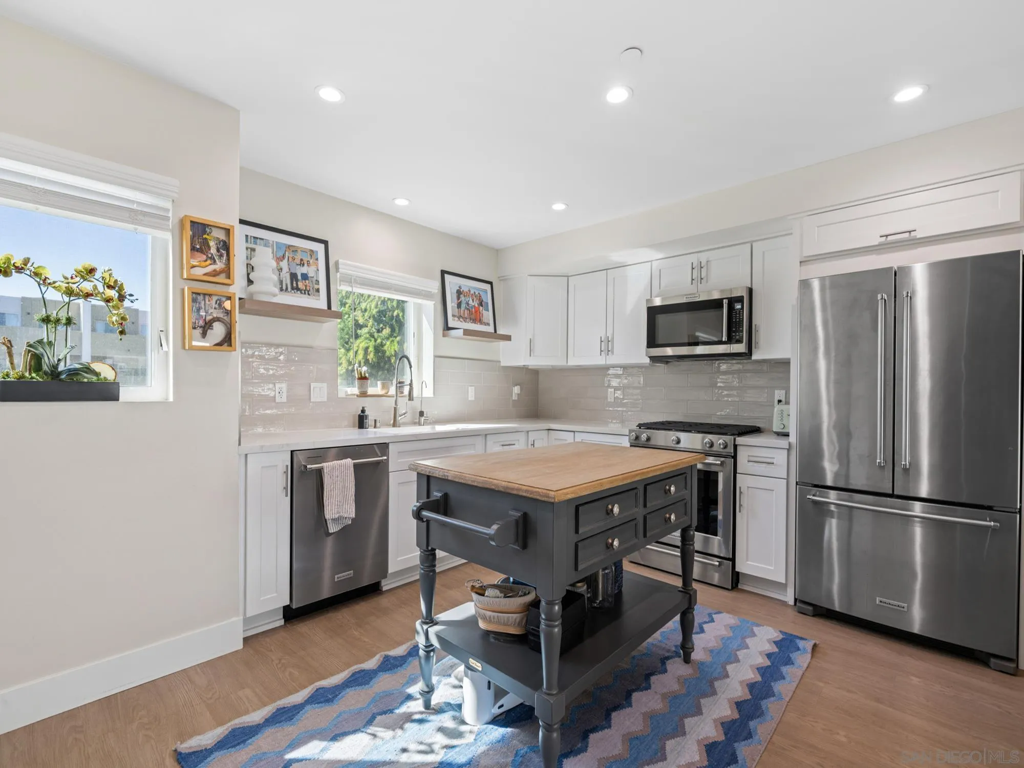https://cdn.realtyfeed.com/cdn/127/260025160/a8eed50e340ae11da3cd88a816eeb293.webp