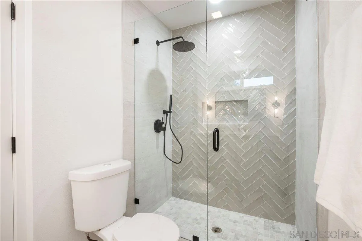 https://cdn.realtyfeed.com/cdn/127/260025162/29f82d88c78bb0ee68f132318b267af1.webp
