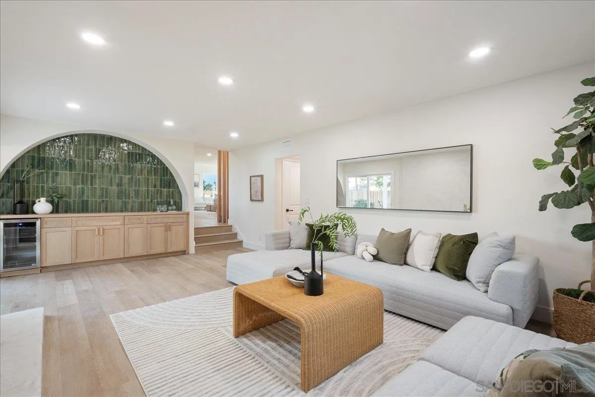 https://cdn.realtyfeed.com/cdn/127/260025162/a698afc7d6afc245b17b6b3bec78c4e2.webp