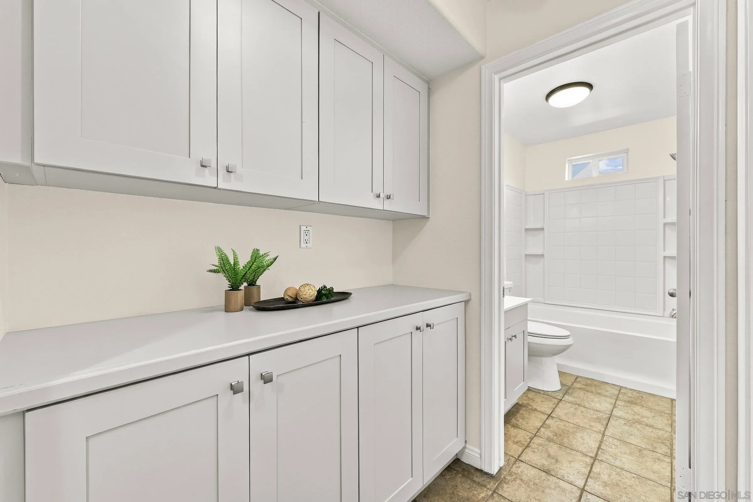 https://cdn.realtyfeed.com/cdn/127/260025163/103266bae6e7595749d4e89a36c6007f.webp