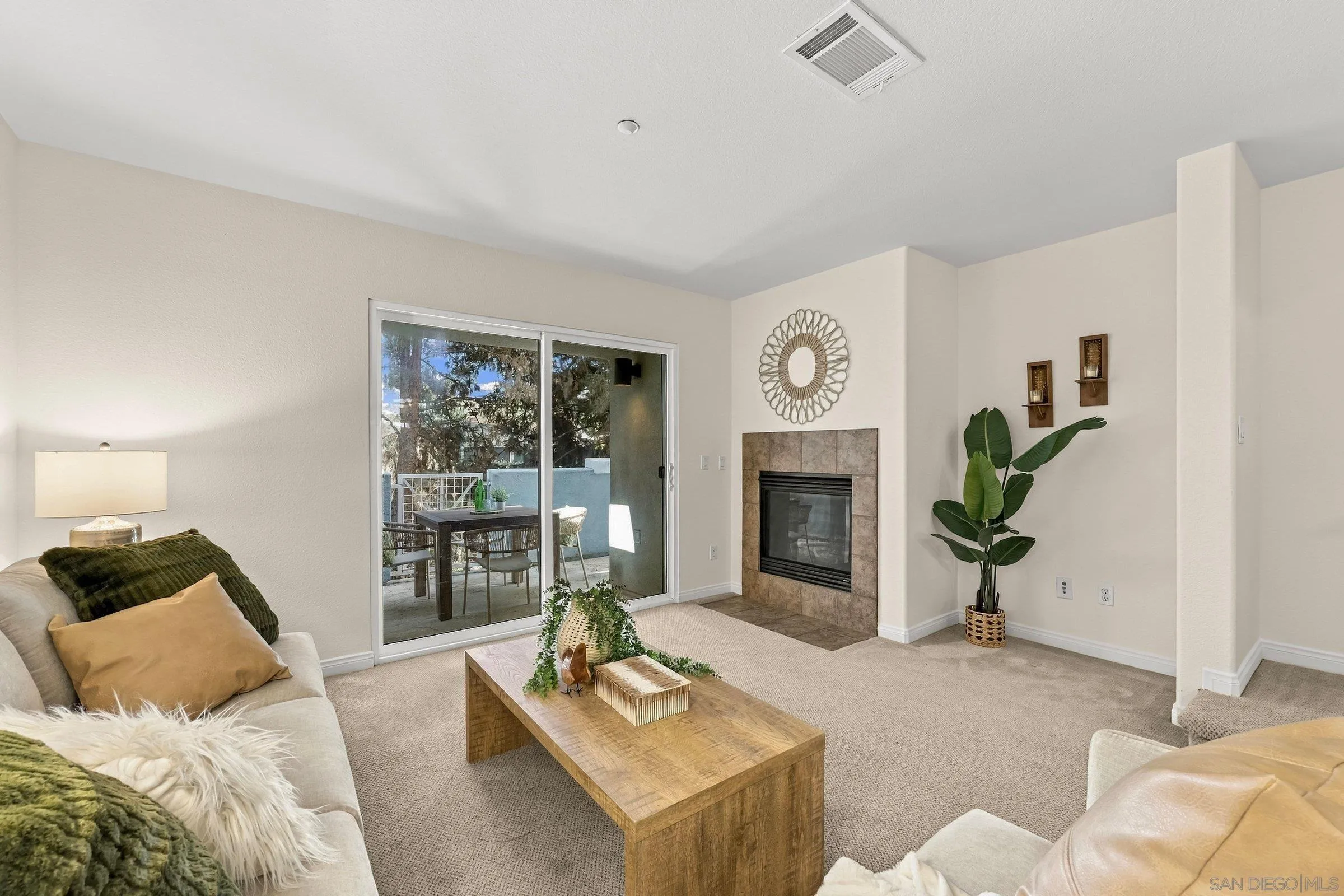 https://cdn.realtyfeed.com/cdn/127/260025163/1d99dd98607e7cd100796bdda93ce21e.webp