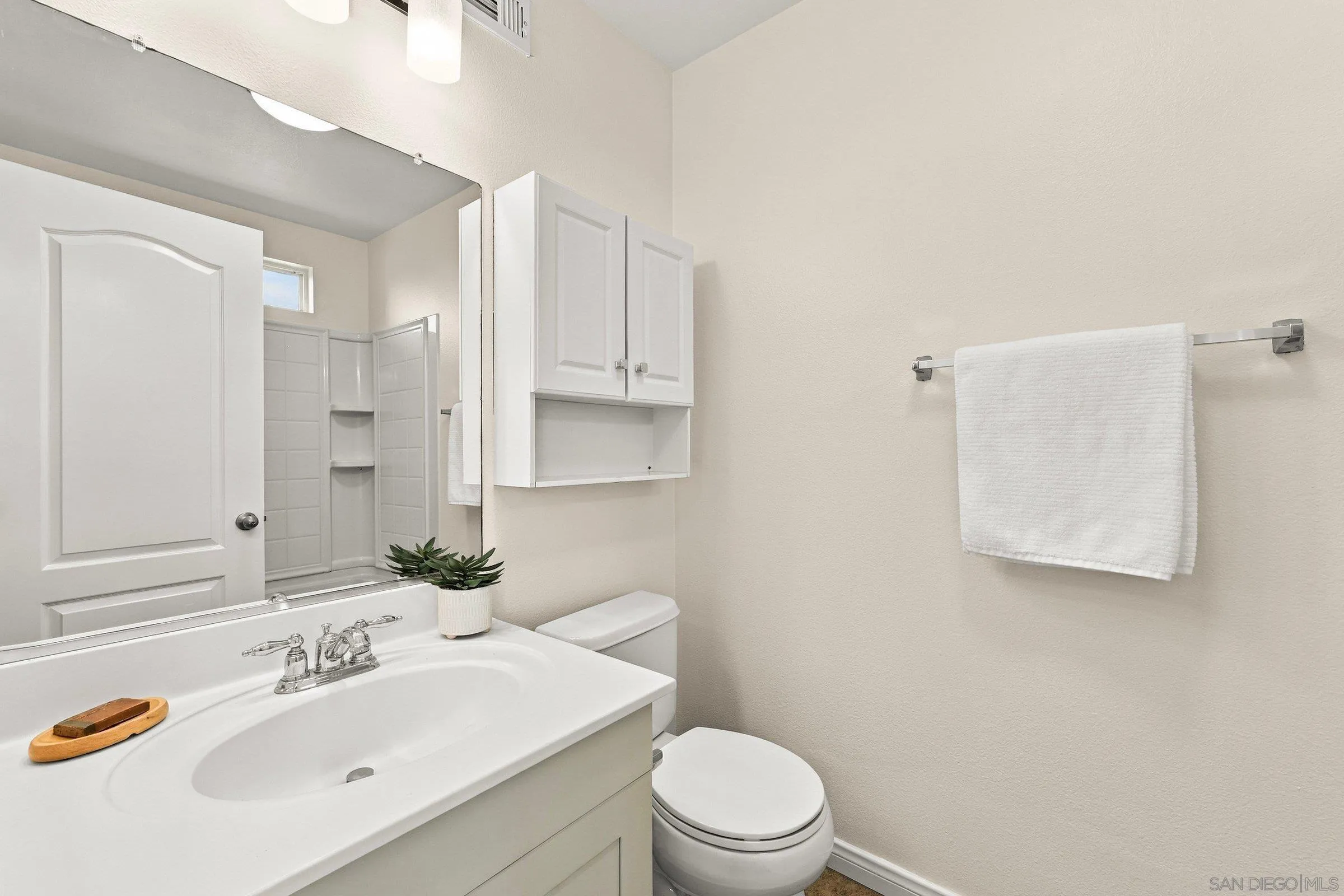 https://cdn.realtyfeed.com/cdn/127/260025163/ba1b580597fa54da66e8cdc784a0b8cc.webp