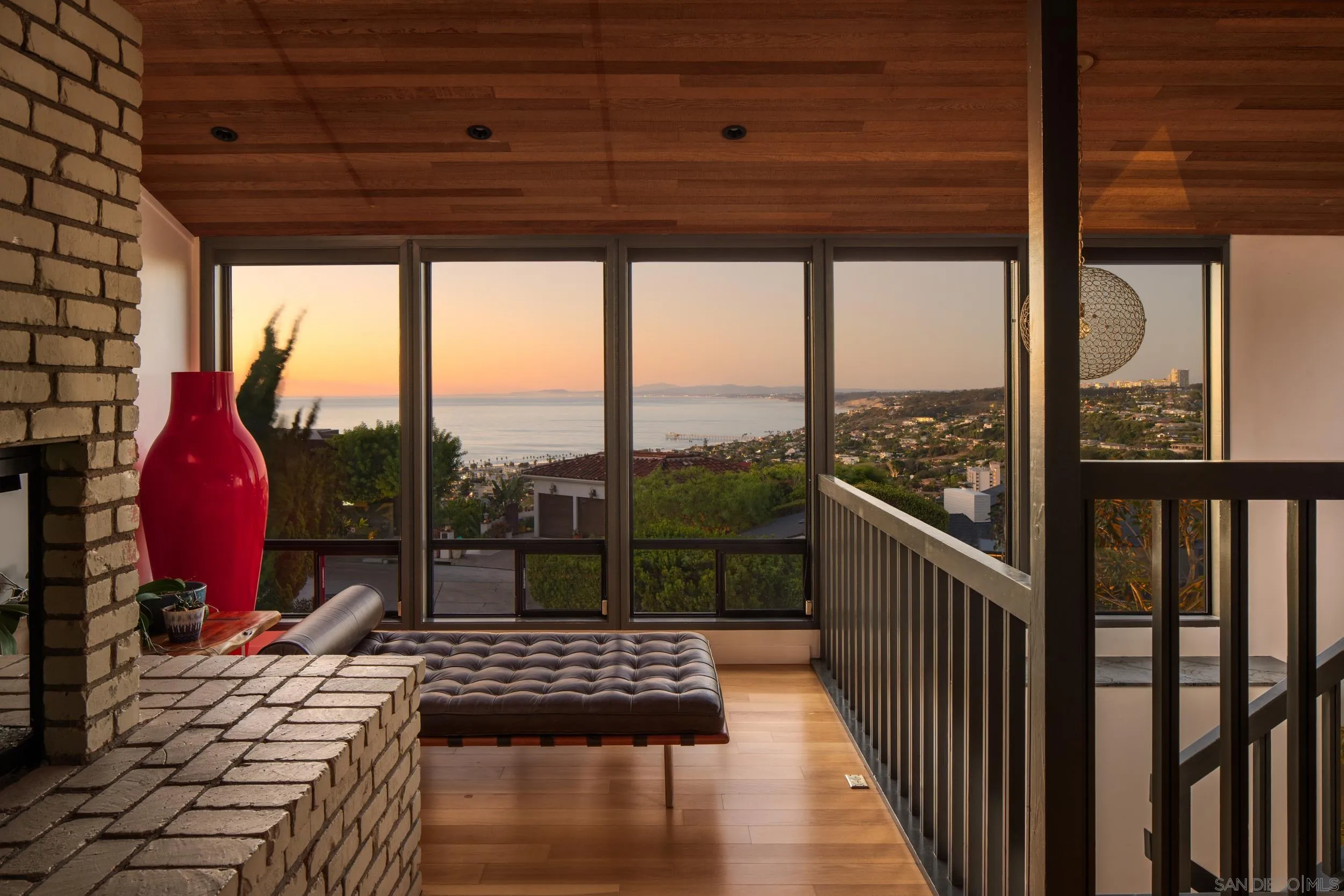 https://cdn.realtyfeed.com/cdn/127/260025166/155ae8f155f1fd23ea6804c6a4dbb2c2.webp