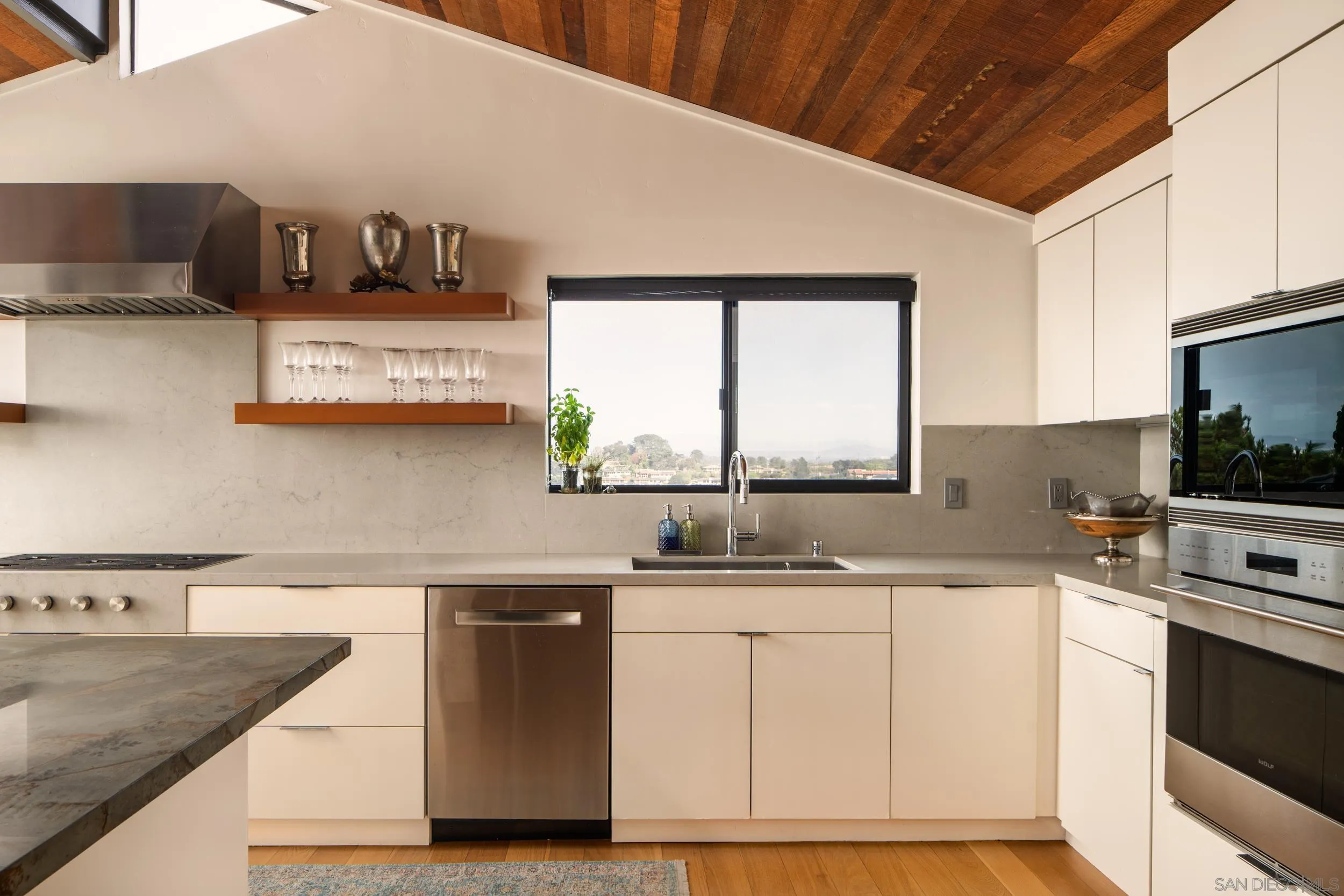 https://cdn.realtyfeed.com/cdn/127/260025166/6d37c7d623d2fabc268fa58496341d9b.webp