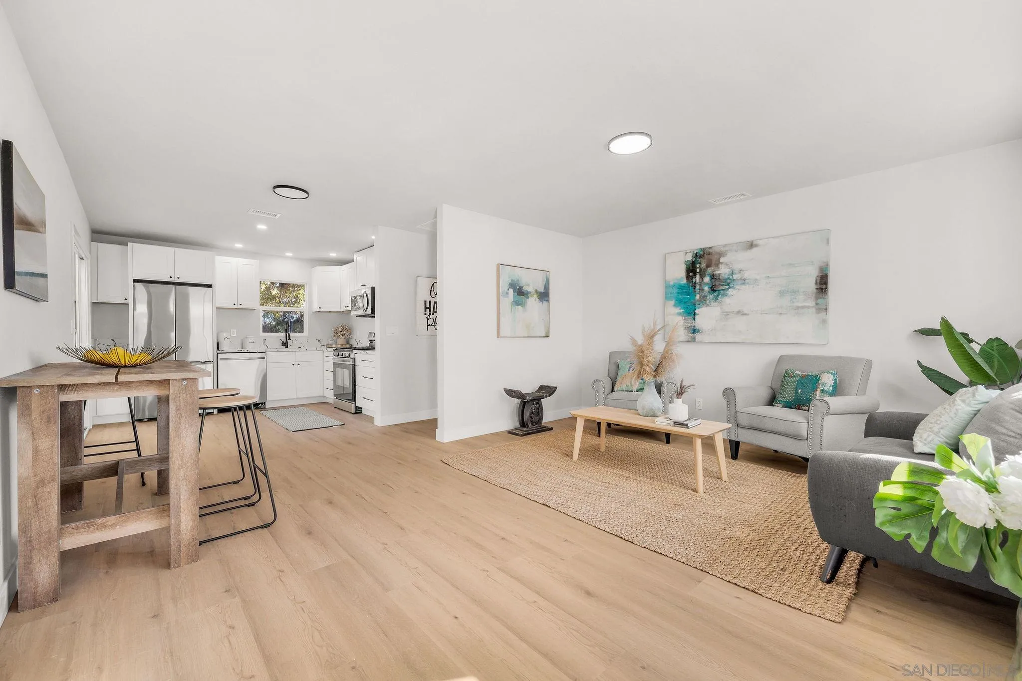https://cdn.realtyfeed.com/cdn/127/260025167/2c7d710bcc564f696c5483f8c2904f8f.webp