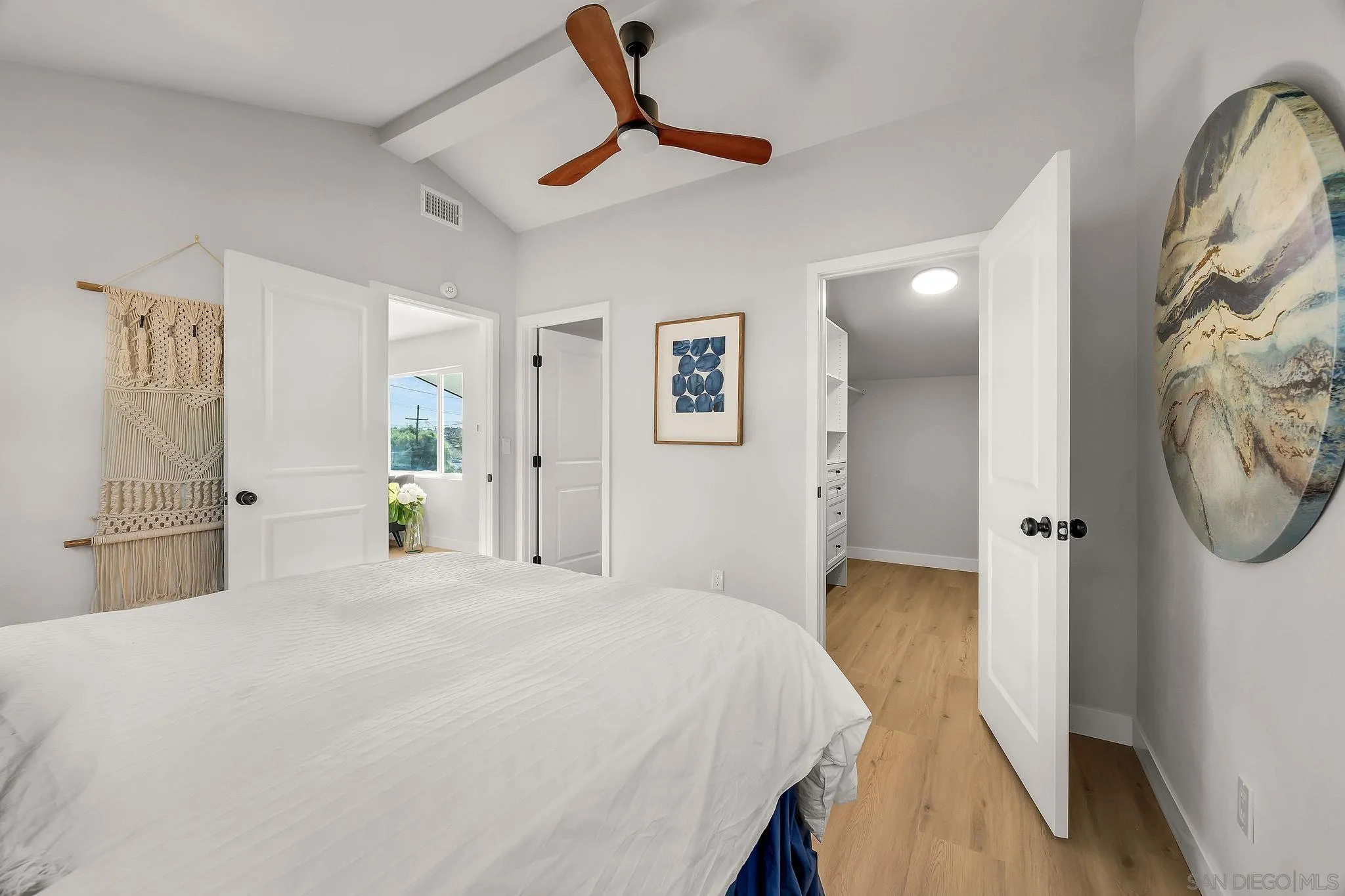 https://cdn.realtyfeed.com/cdn/127/260025167/fcc203261555af2588285e34b07773cb.webp