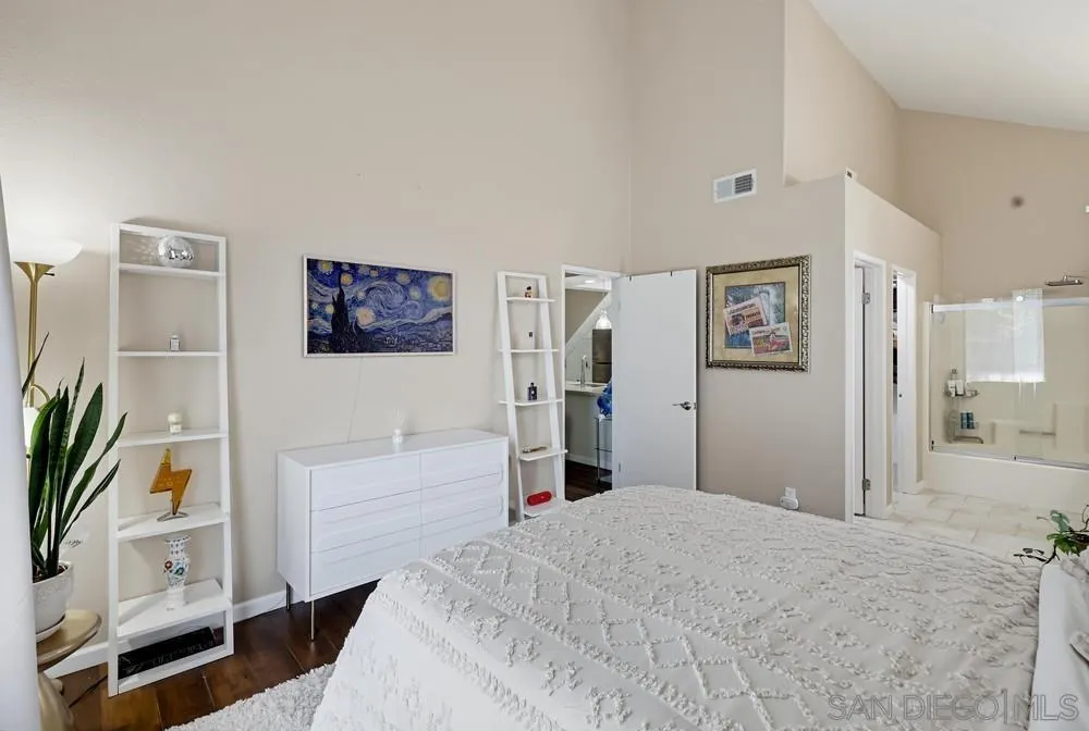 https://cdn.realtyfeed.com/cdn/127/260025173/9e0d7d6d82f714aac3bf9a87e462ded2.webp