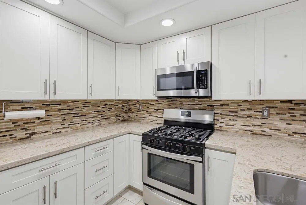 https://cdn.realtyfeed.com/cdn/127/260025173/b8a9e00f6c87644cc867d6ca984027c0.webp