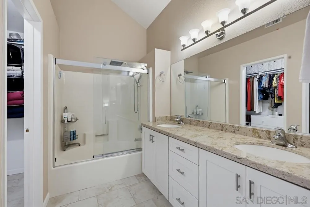https://cdn.realtyfeed.com/cdn/127/260025173/c6528a2643e30ef222860fea6790a4d7.webp