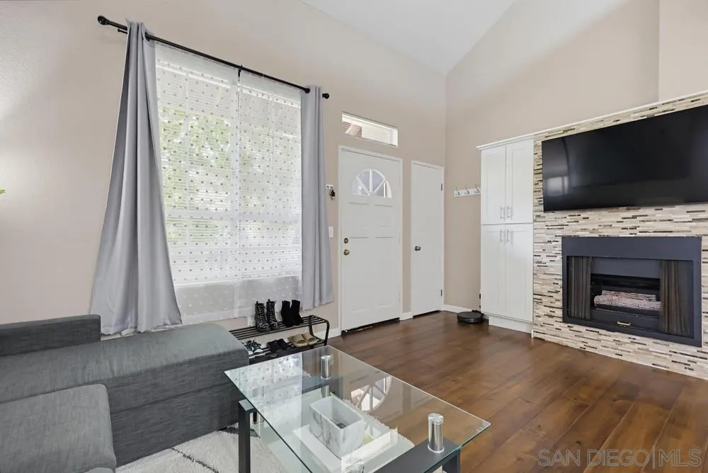 https://cdn.realtyfeed.com/cdn/127/260025173/dcbe63f51f3a9677a518ca32a853d1ea.webp