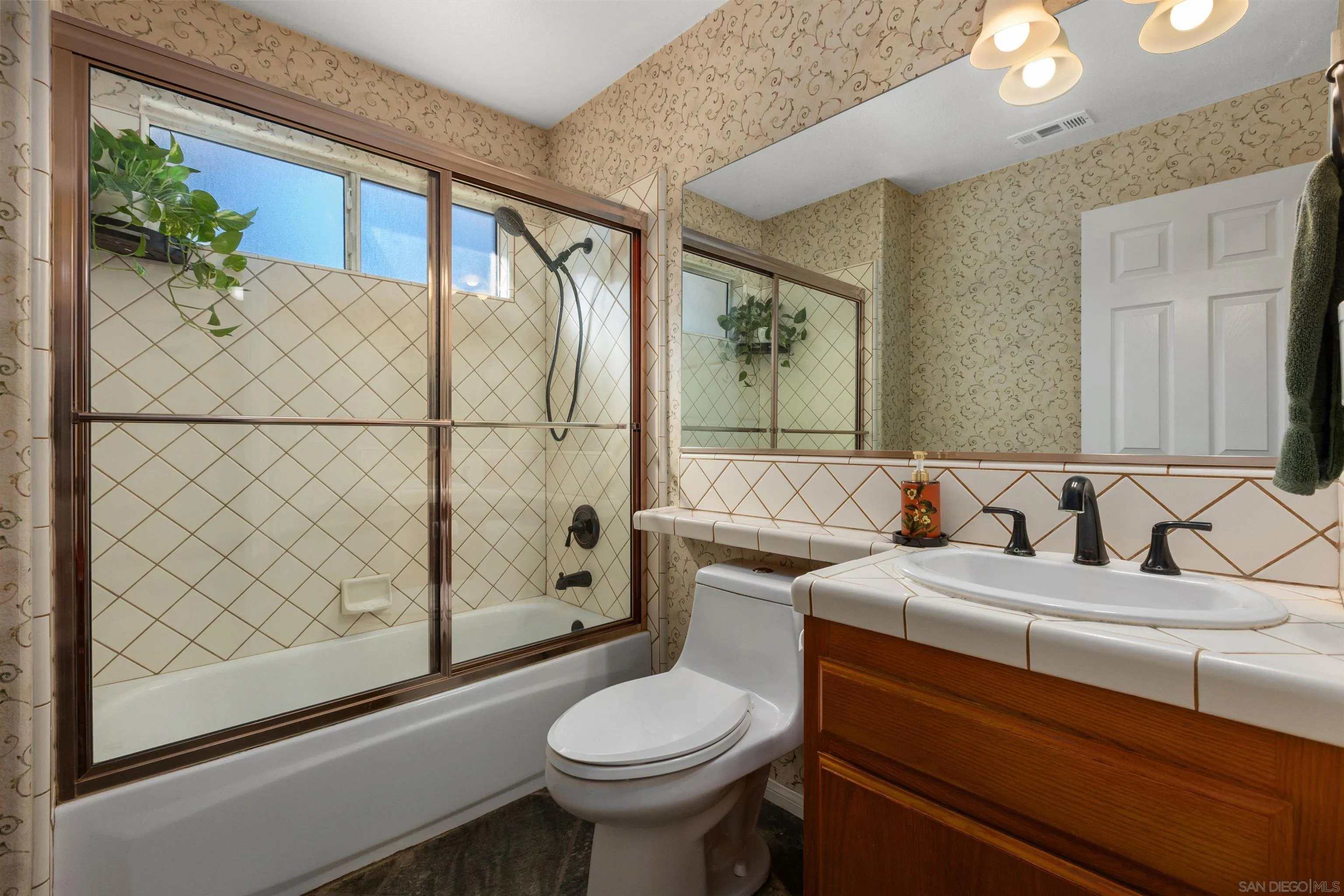 25790 Forest Dr, Escondido, CA 92026 25790 Forest Dr, Escondido, CA 92026