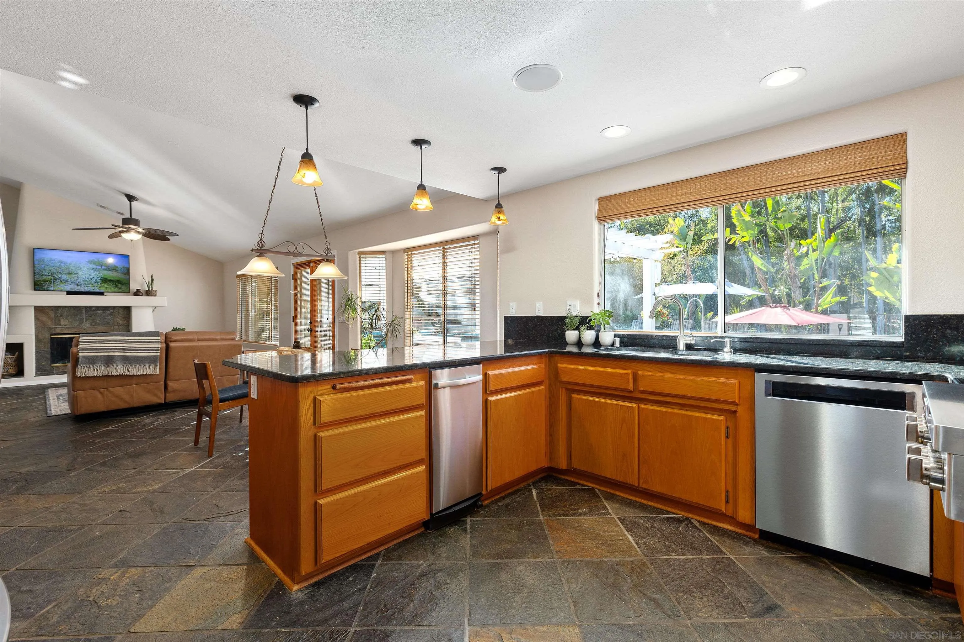 25790 Forest Dr, Escondido, CA 92026 25790 Forest Dr, Escondido, CA 92026