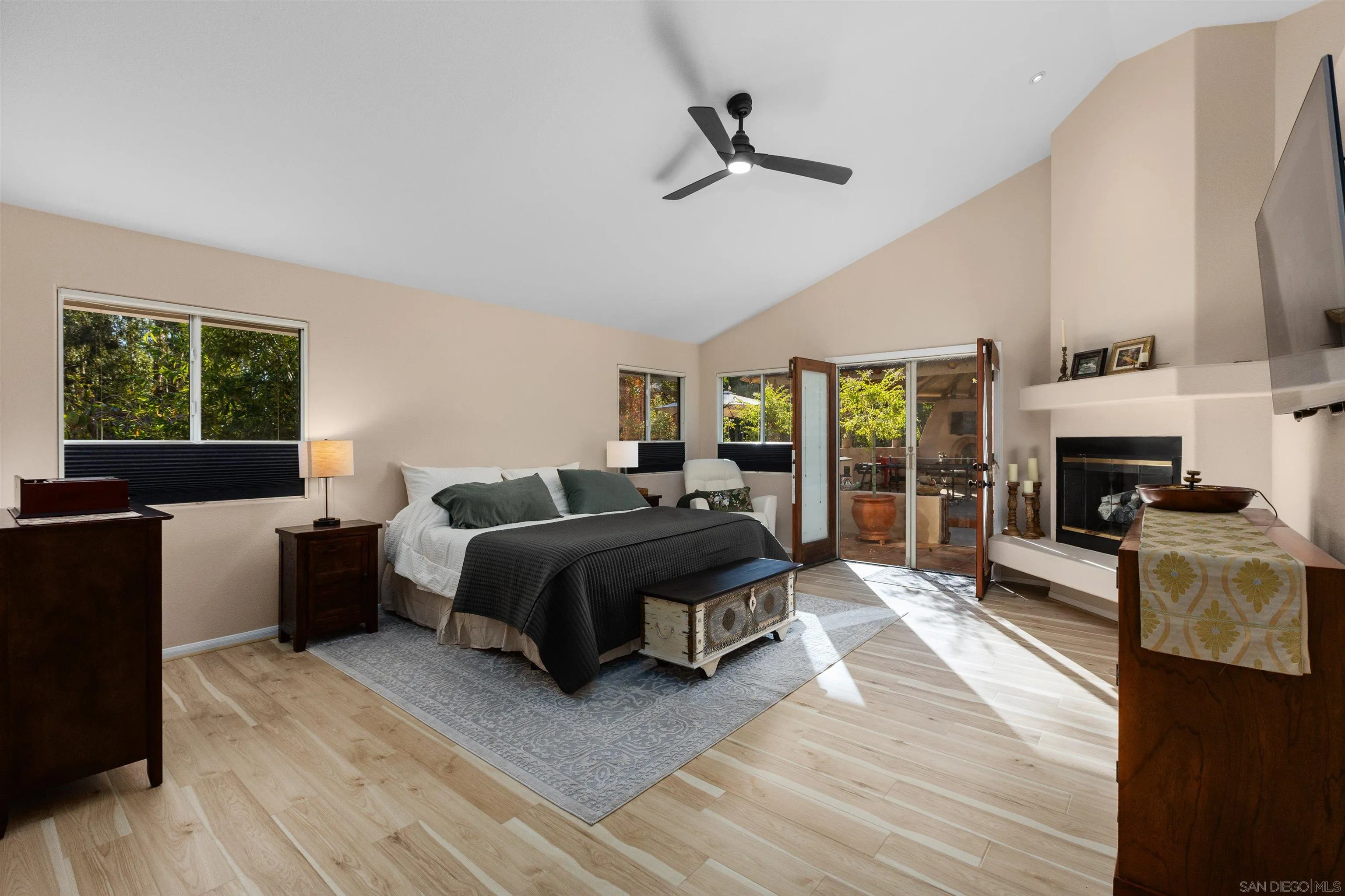 25790 Forest Dr, Escondido, CA 92026 25790 Forest Dr, Escondido, CA 92026