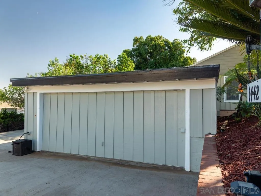 https://cdn.realtyfeed.com/cdn/127/260025175/3b2760e311ce82cc1a5aaf6cae132549.webp