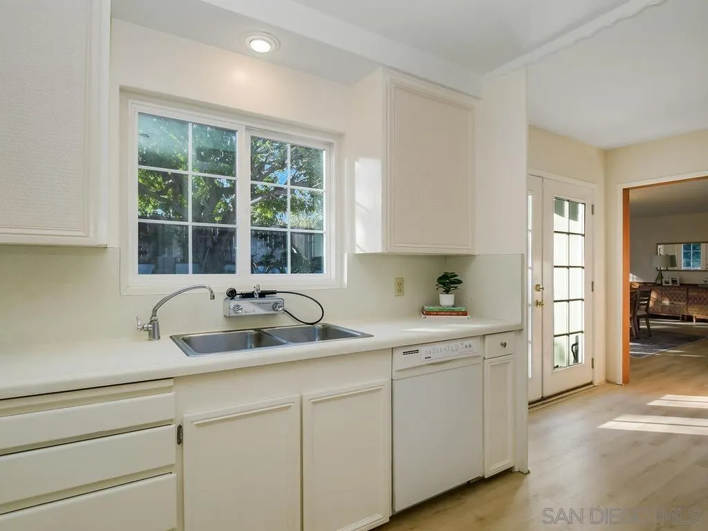 https://cdn.realtyfeed.com/cdn/127/260025175/882e415533beb02c3bf44a4e813c1211.webp