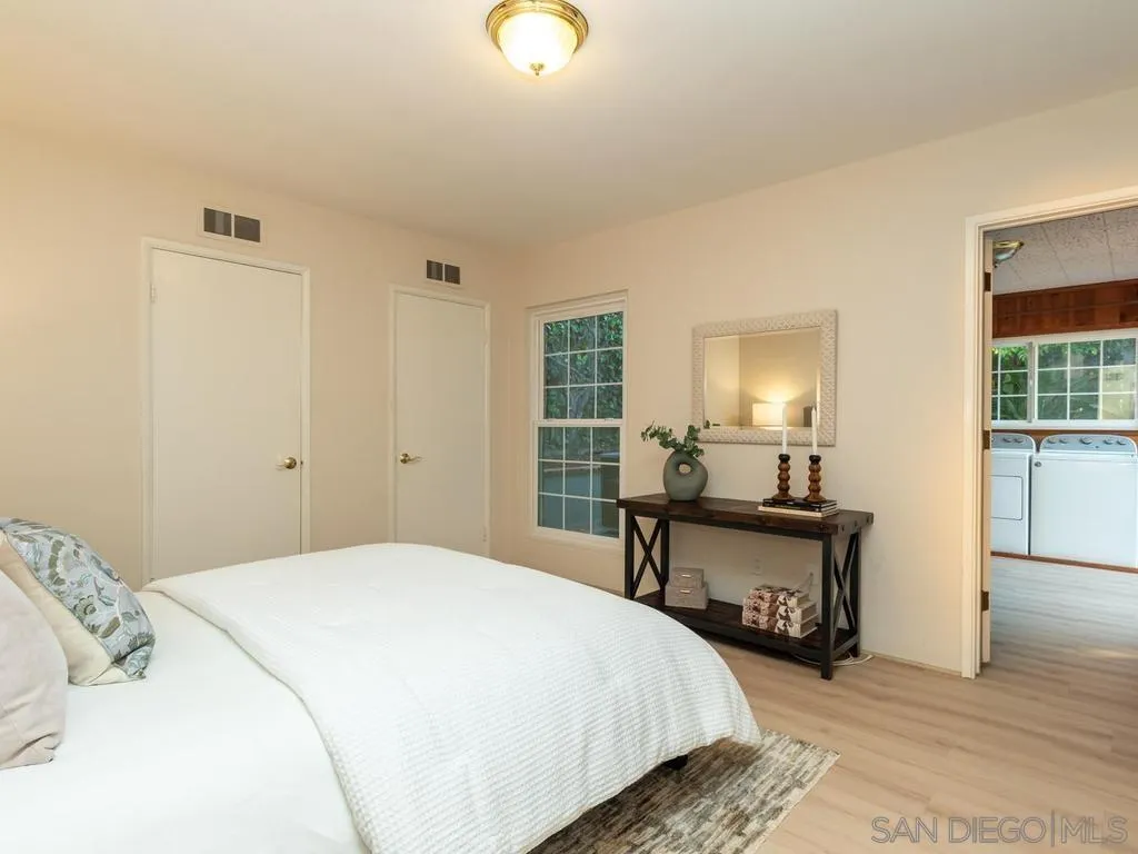 https://cdn.realtyfeed.com/cdn/127/260025175/ca48b011f3c3f16720efc831bba036d8.webp