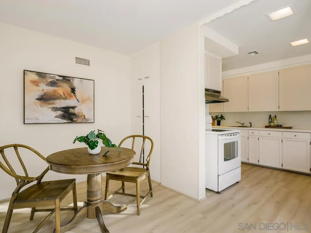 https://cdn.realtyfeed.com/cdn/127/260025175/deac7e625d291e89b3618dc85baaac98.webp