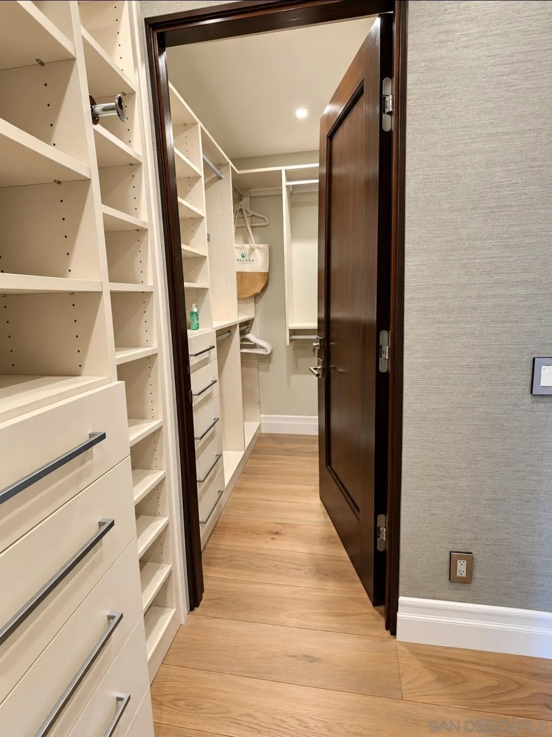 https://cdn.realtyfeed.com/cdn/127/260025177/dc43281da1cd3d1343f61bd858b3e6aa.webp