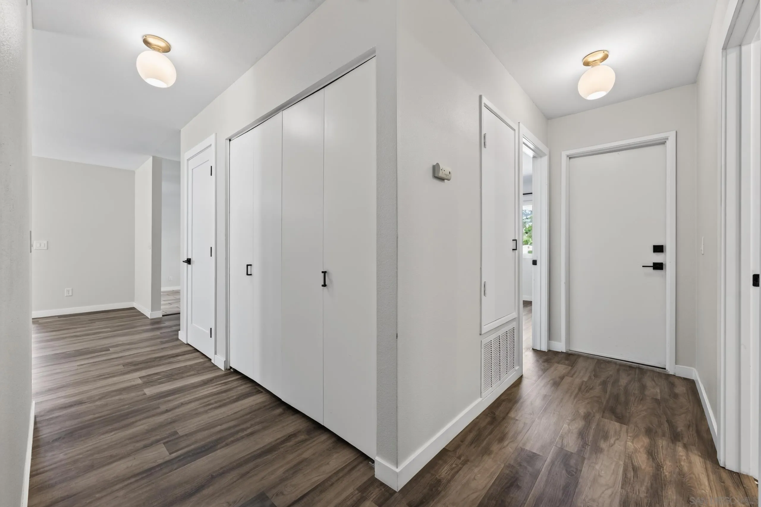 1251 La Mirada, Escondido, CA 92026 1251 La Mirada, Escondido, CA 92026