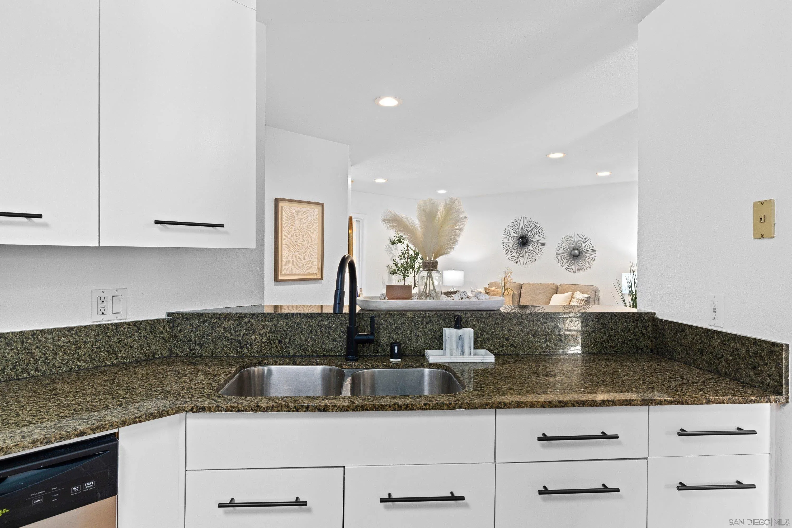 https://cdn.realtyfeed.com/cdn/127/260025194/78328037111b5971c701e623a13fc326.webp