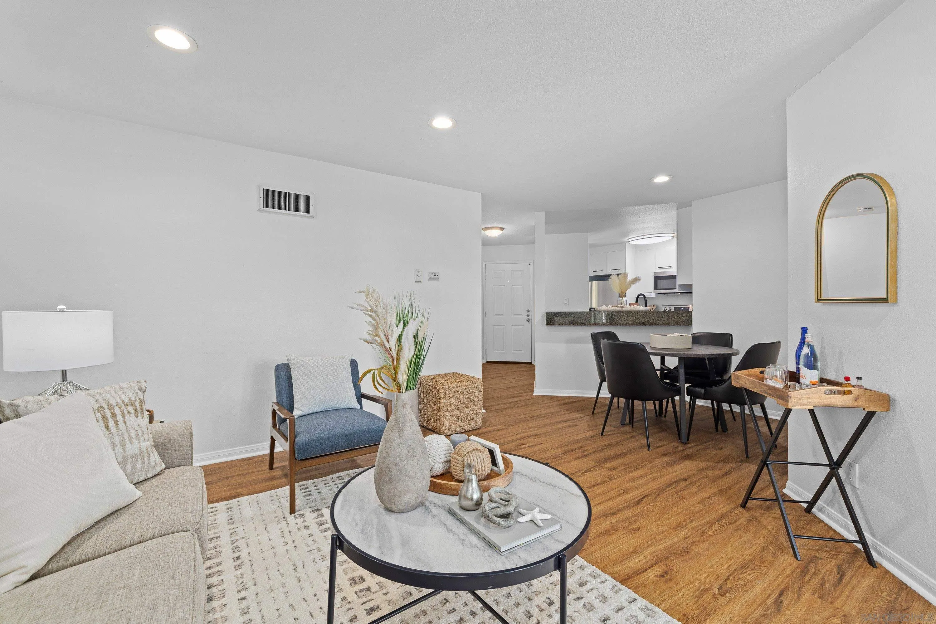 https://cdn.realtyfeed.com/cdn/127/260025194/a628f69144f0135fde03ced574b772a7.webp