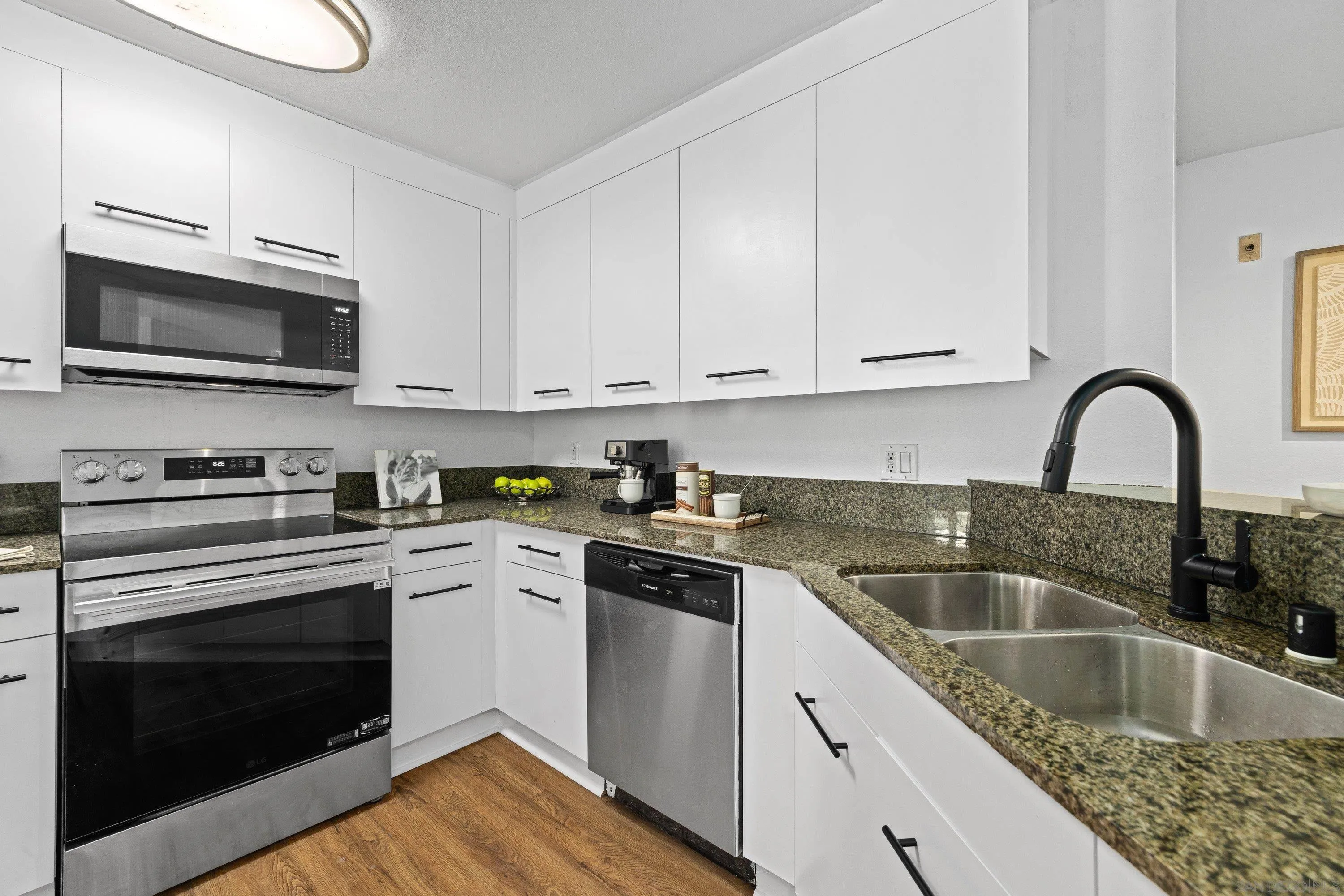 https://cdn.realtyfeed.com/cdn/127/260025194/cf4c9f1f951d0204514ce1486504d7d0.webp