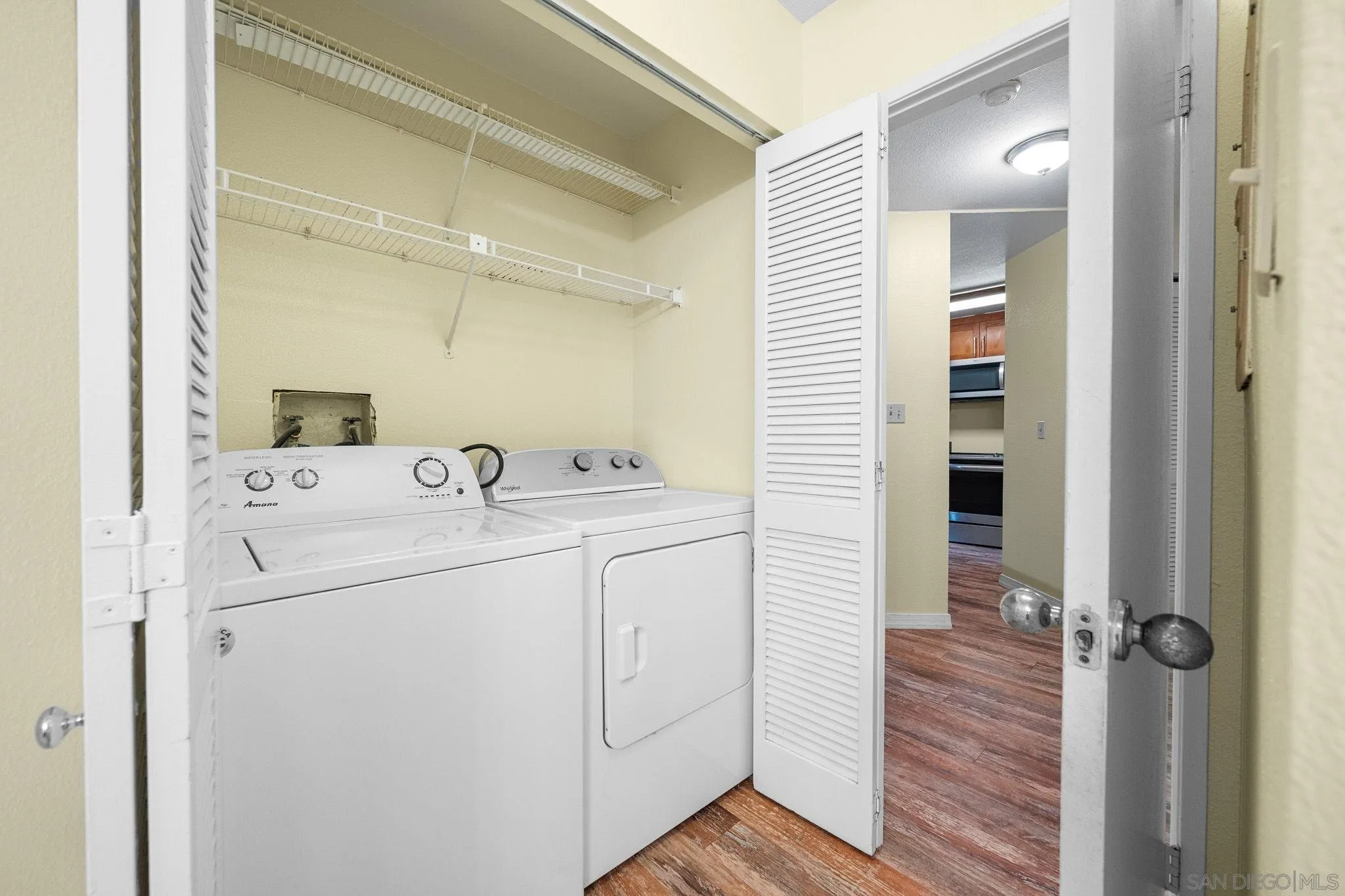 https://cdn.realtyfeed.com/cdn/127/260025196/4077afe04d88451d3bfd6b0bcbe10b75.webp