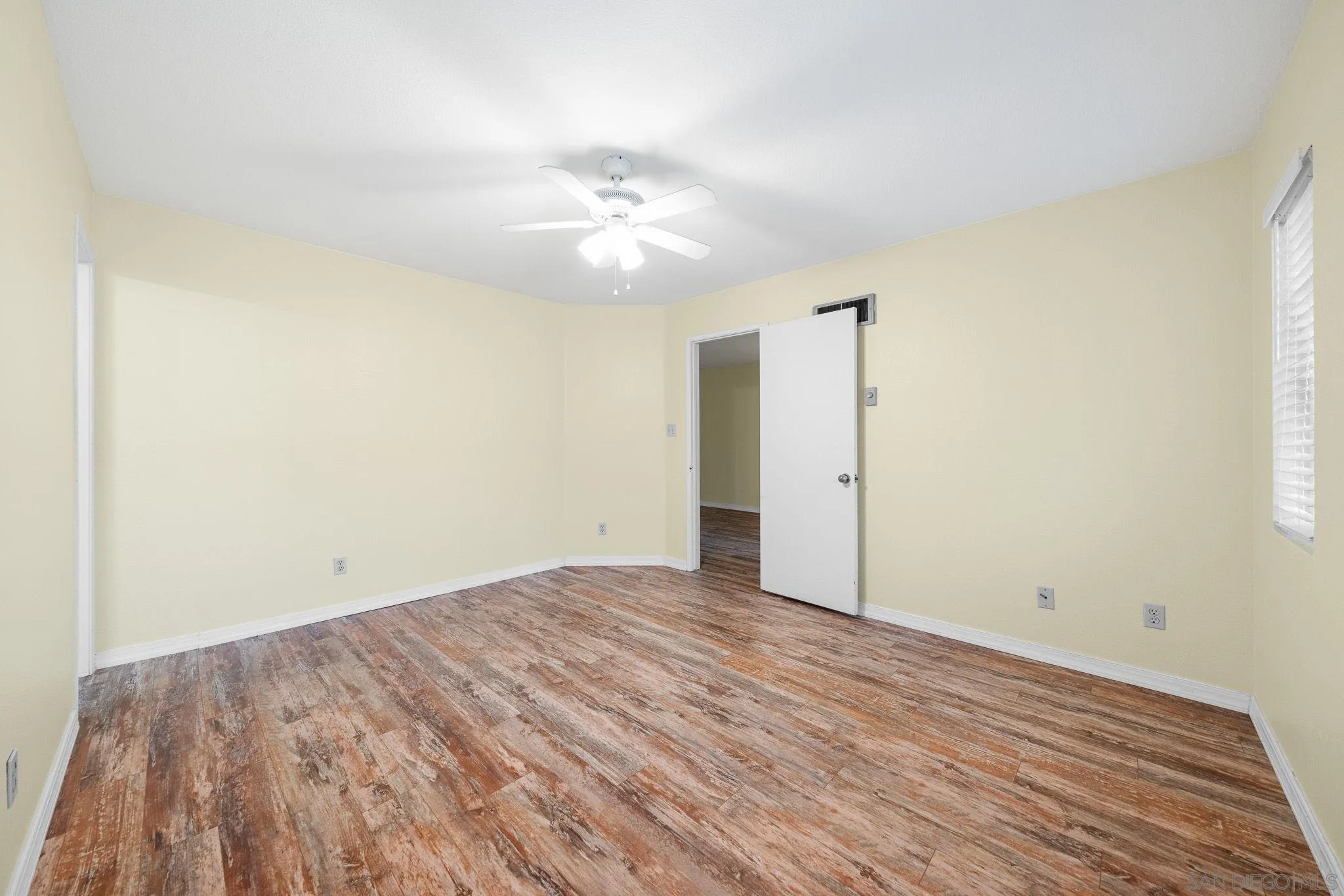 https://cdn.realtyfeed.com/cdn/127/260025196/6e15197b01241dc3613bda98c1f952bb.webp