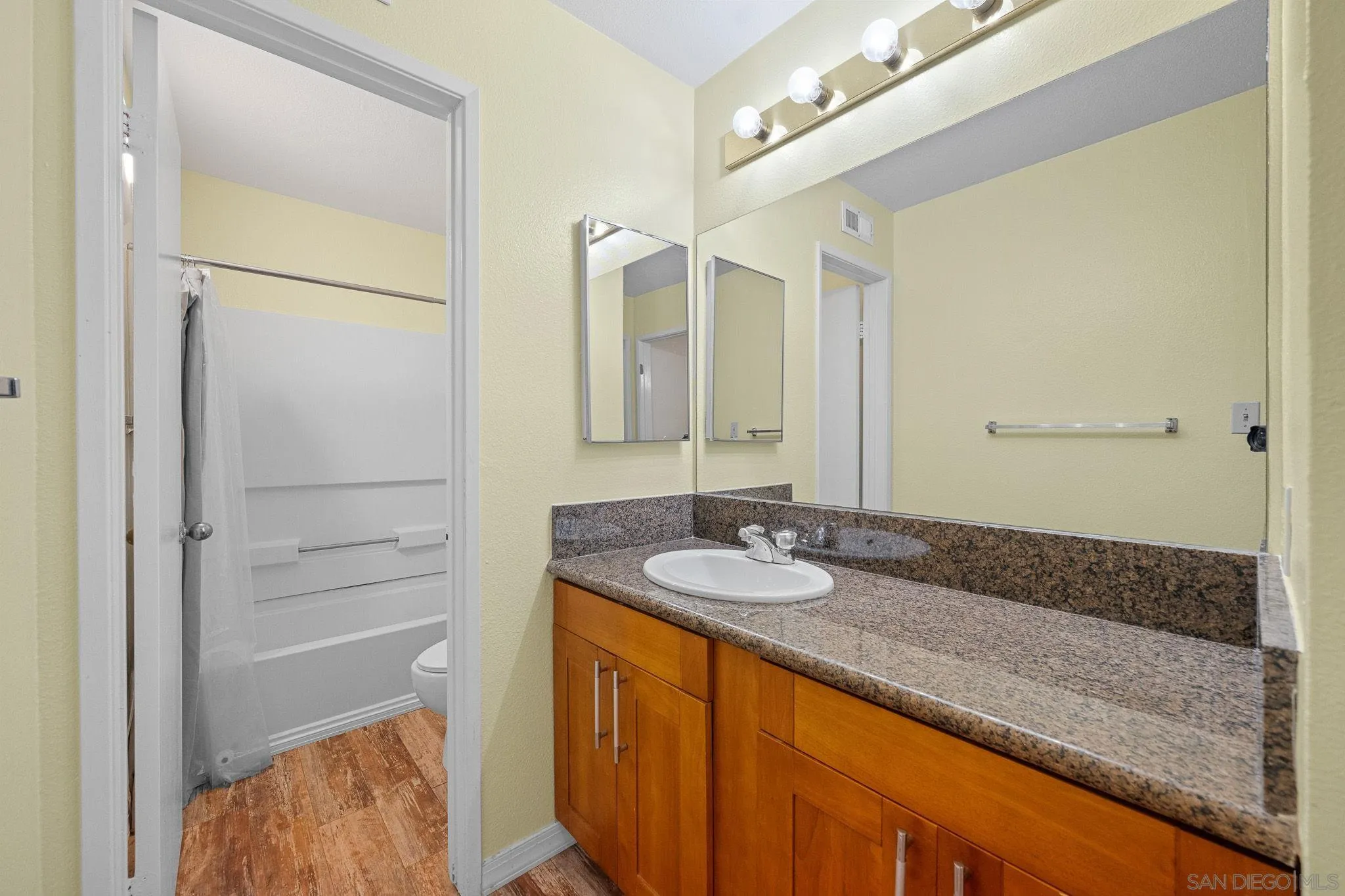 https://cdn.realtyfeed.com/cdn/127/260025196/c5783fa5f7cb70bebac6bd85b9015409.webp