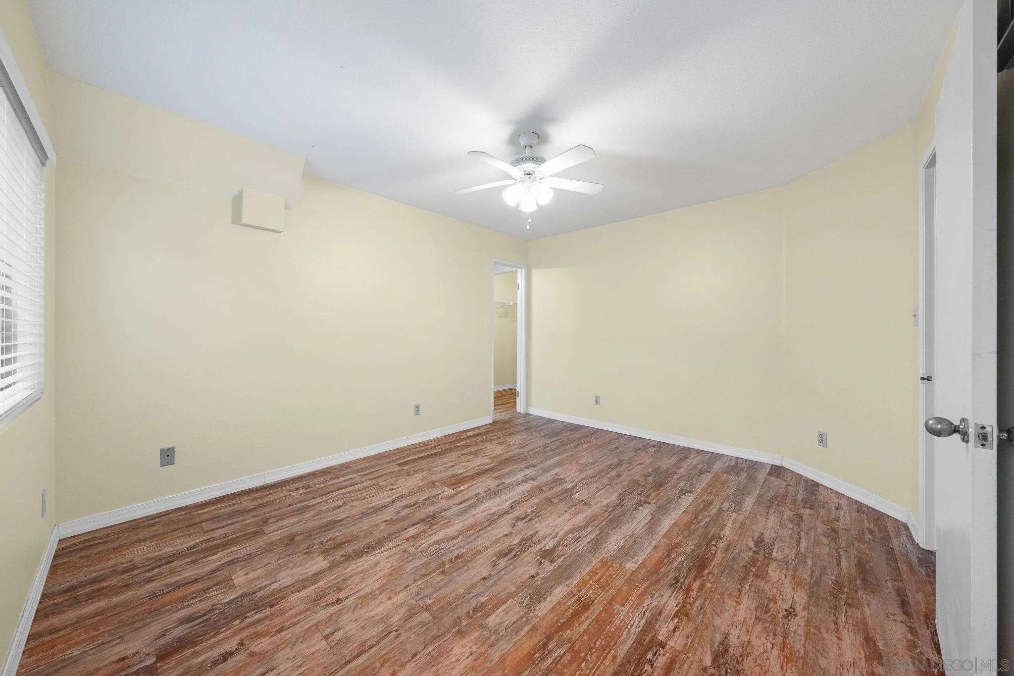 https://cdn.realtyfeed.com/cdn/127/260025196/eec8f35b34d4dd717583244da0817dcd.webp
