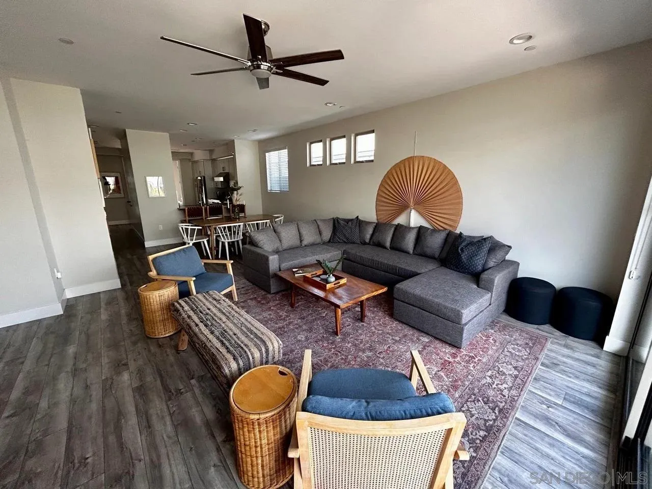 https://cdn.realtyfeed.com/cdn/127/260025198/20eebf91975deb720afda8444ecd8433.webp