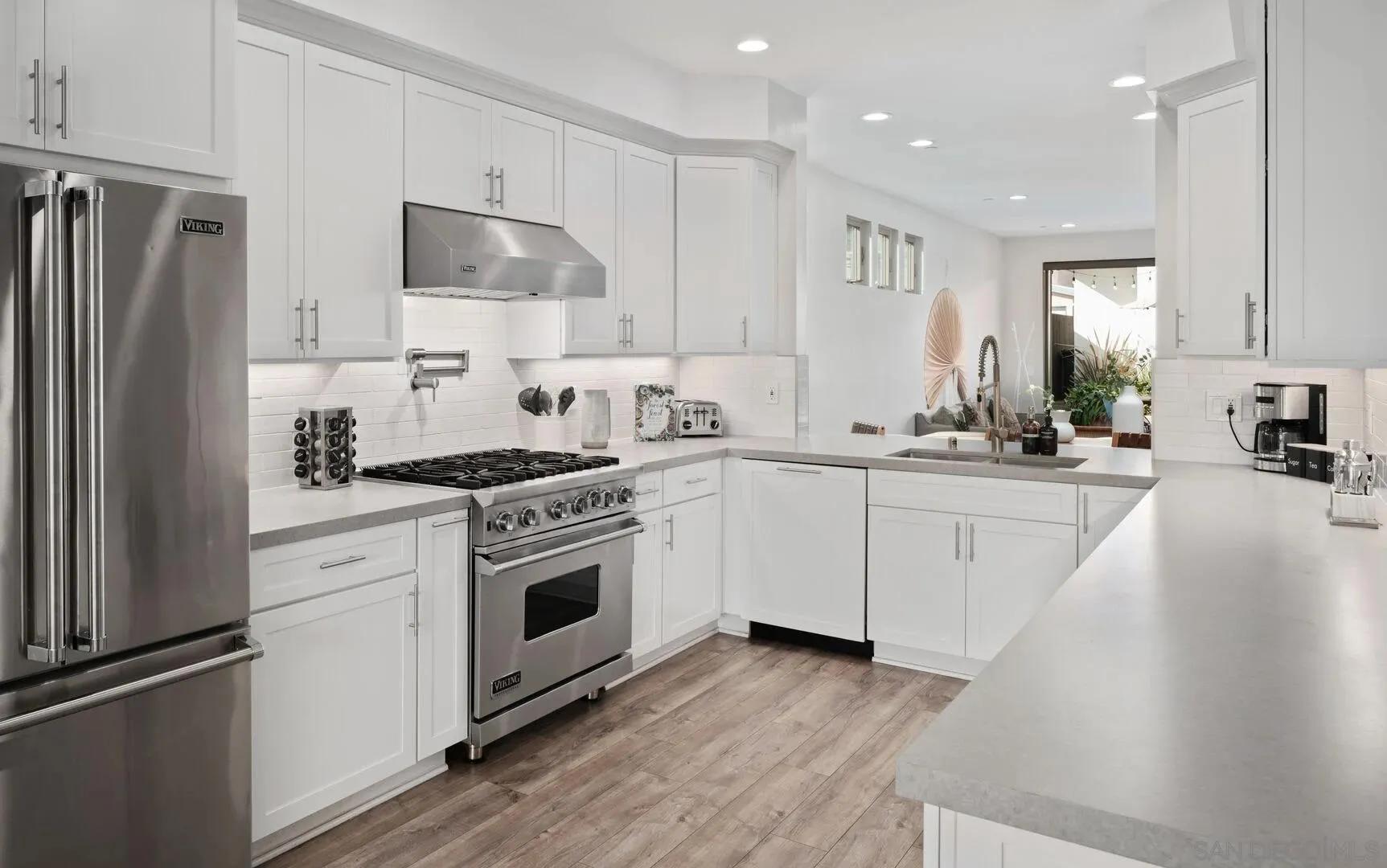 https://cdn.realtyfeed.com/cdn/127/260025198/70c69f6b218312e48ef30019fffe9ba7.webp