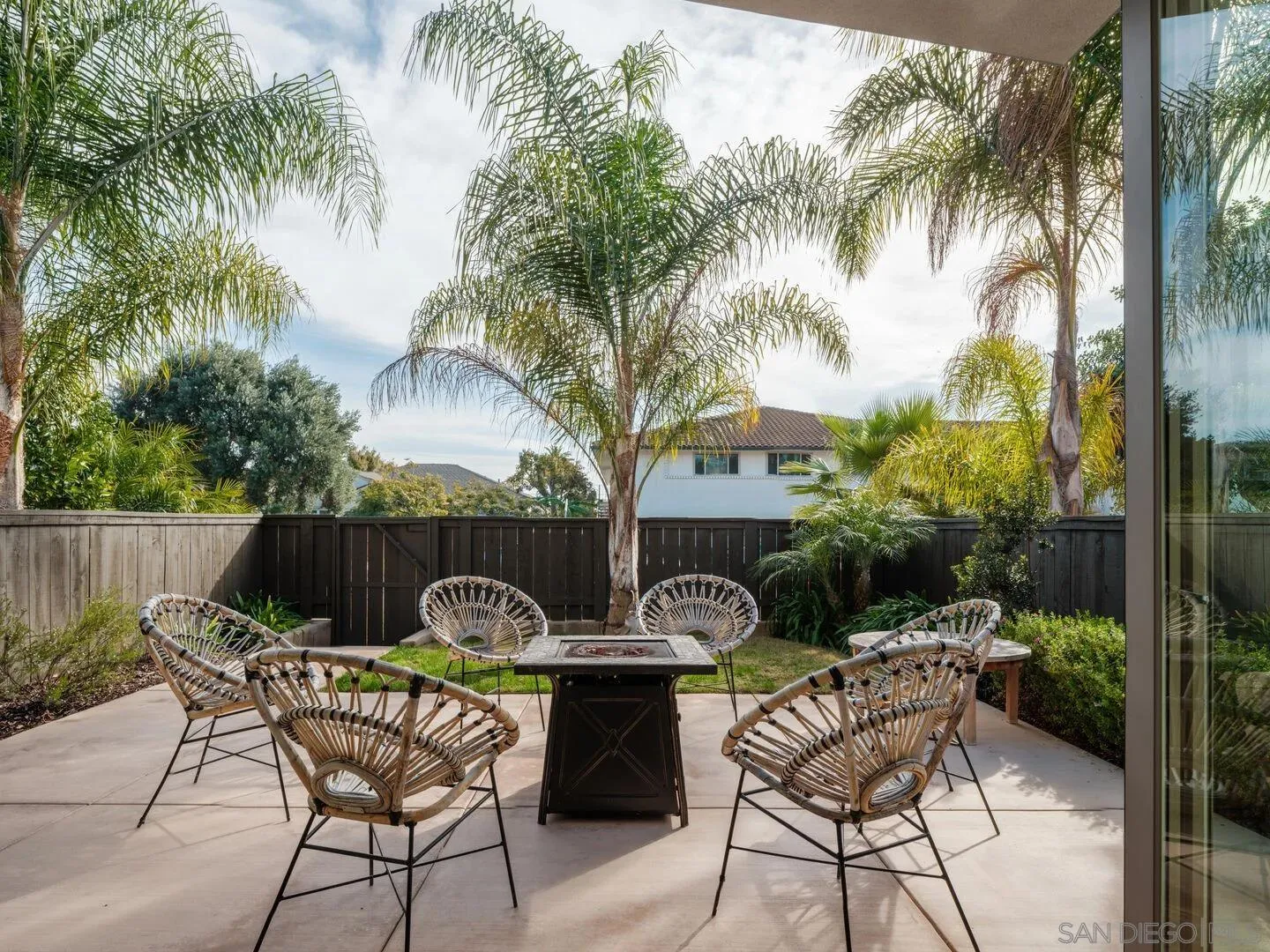 https://cdn.realtyfeed.com/cdn/127/260025198/732cd41b00ff023431cfa85e5af98d0c.webp