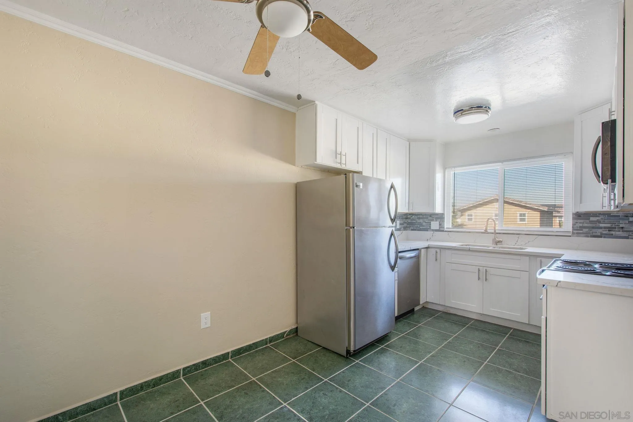 https://cdn.realtyfeed.com/cdn/127/2600252/0ba9bfc8b61647854b8561438b640289.webp