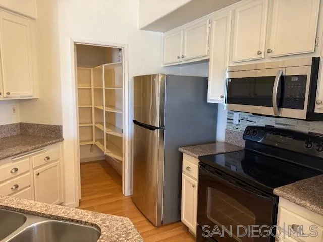 https://cdn.realtyfeed.com/cdn/127/260025201/e38ca365c7e913fbf6b6cf3b1e3290b8.webp