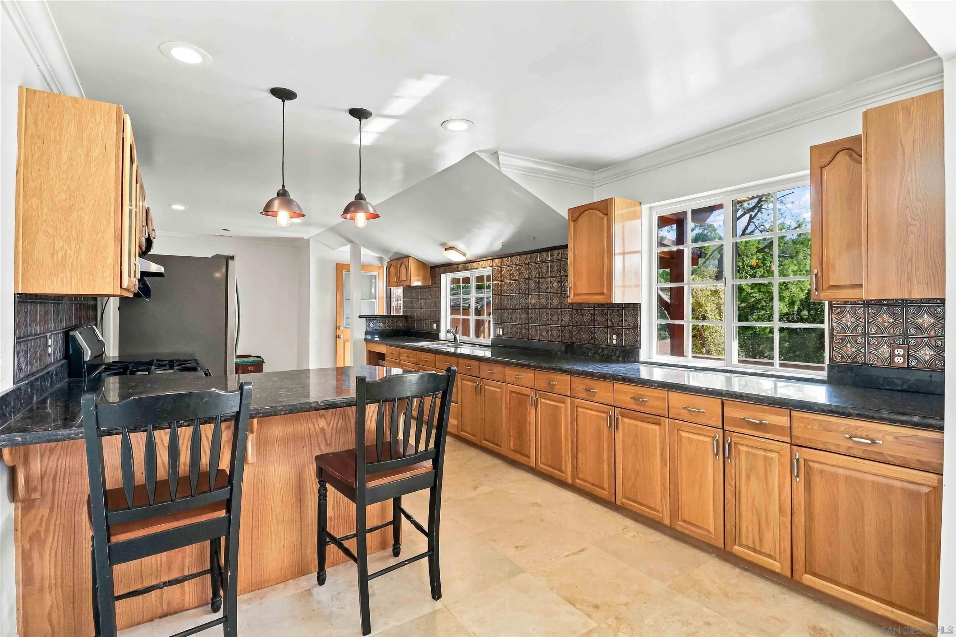 https://cdn.realtyfeed.com/cdn/127/260025211/2339133e7d3e2617600a69041a3a7768.webp