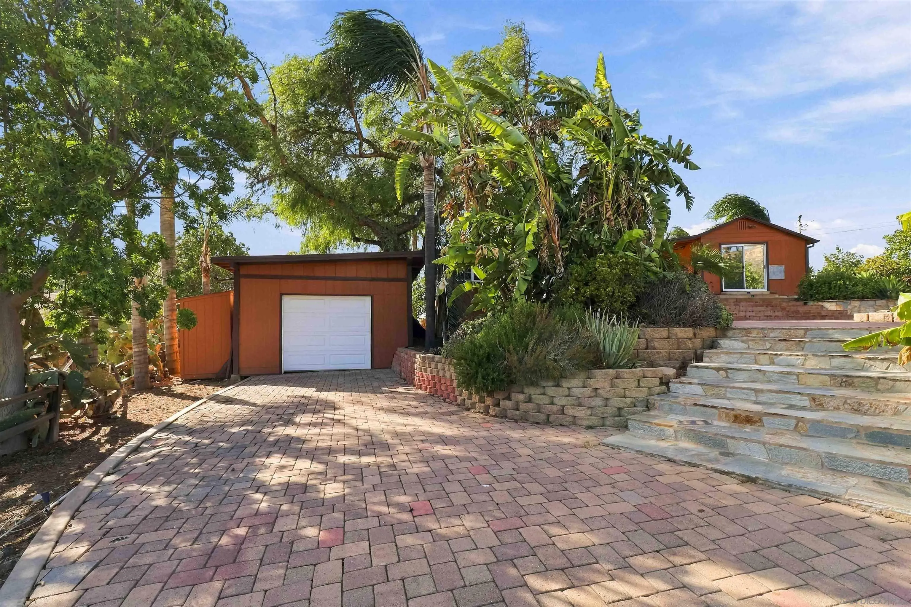 https://cdn.realtyfeed.com/cdn/127/260025211/72d1ac9ab0cbf795726905d370c9a248.webp
