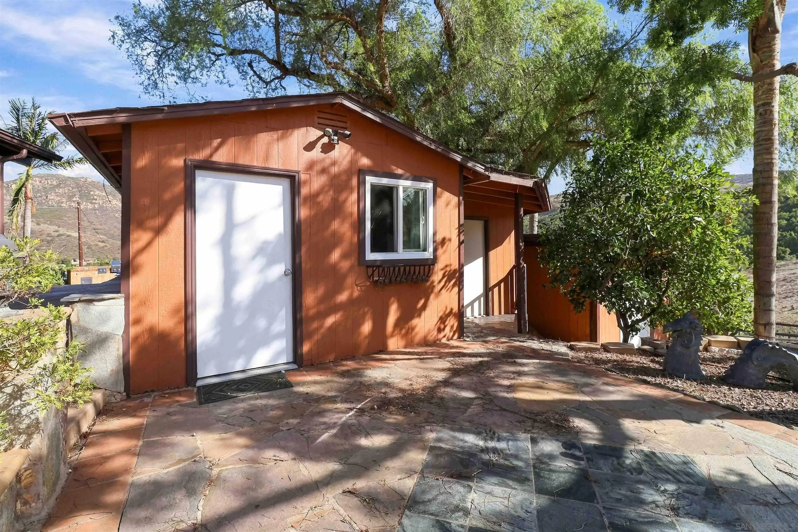 https://cdn.realtyfeed.com/cdn/127/260025211/a29160df22e5e9407c9ea34cc3d279d0.webp
