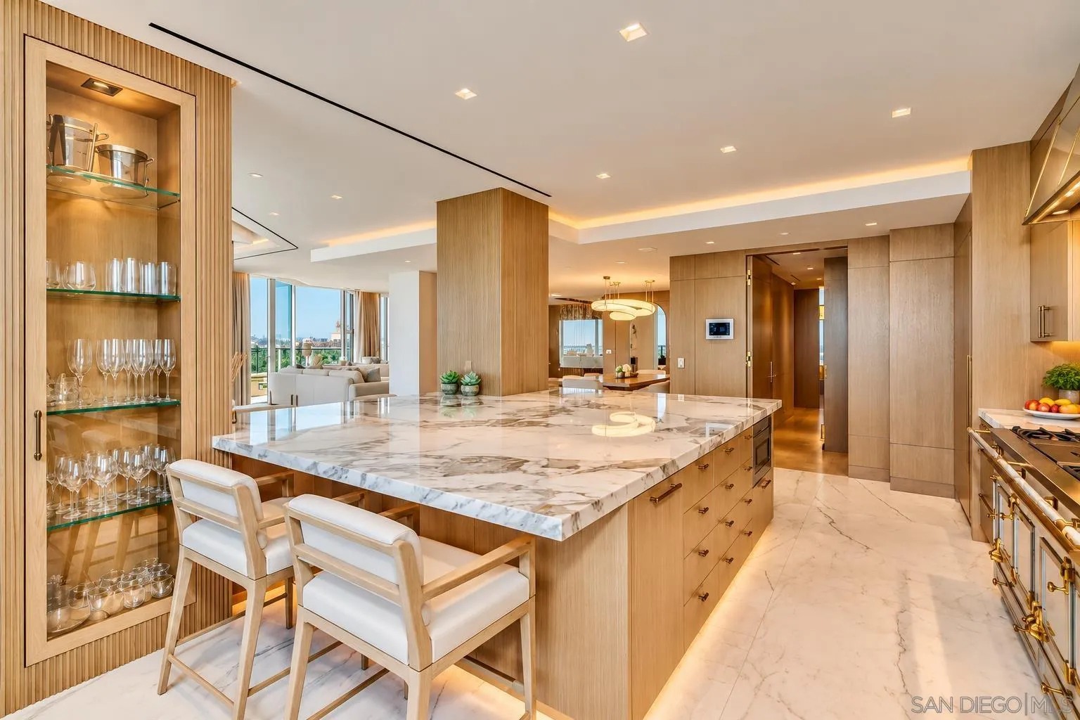 https://cdn.realtyfeed.com/cdn/127/260025220/b8608224f2ef8badfdbbeecf75b6d110.webp
