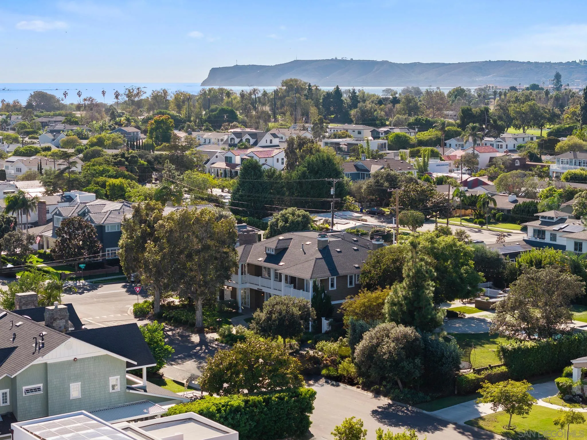 https://cdn.realtyfeed.com/cdn/127/260025222/09ebde414f0f2a81b8e252efd309e478.webp