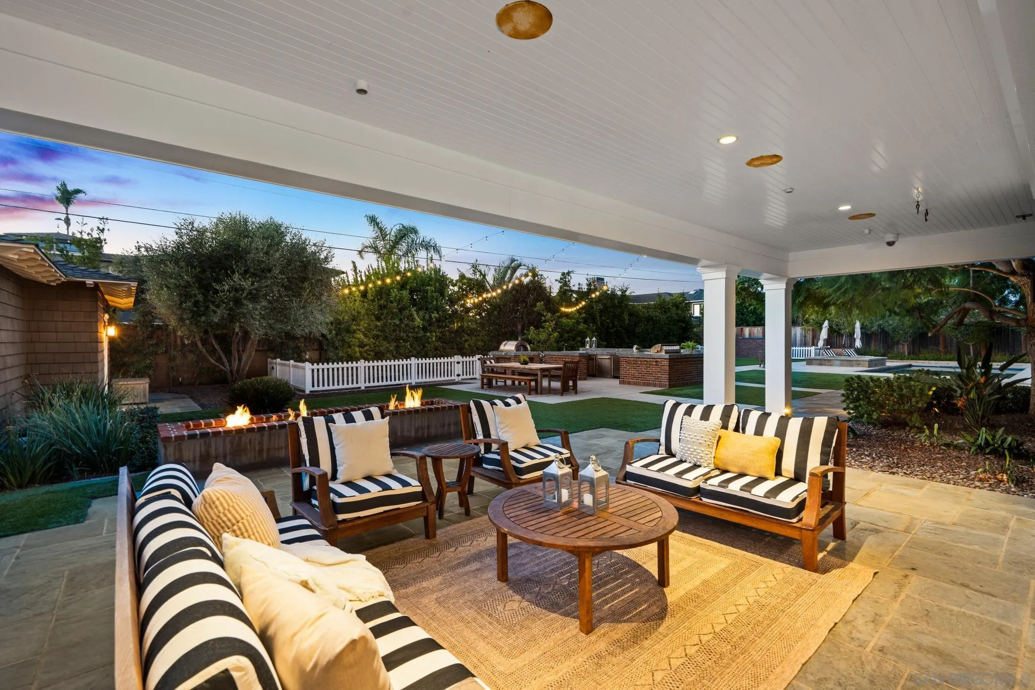 https://cdn.realtyfeed.com/cdn/127/260025222/1e43b7503b5faa9c625d8fbfd0e46f7c.webp