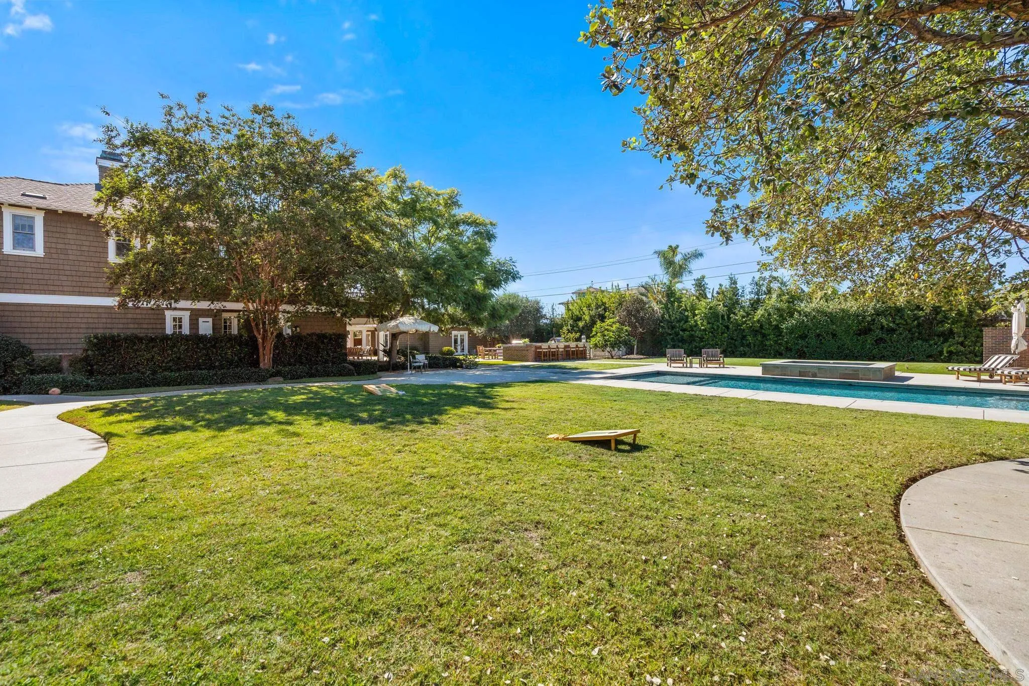 https://cdn.realtyfeed.com/cdn/127/260025222/3a1f817ce33f1b259169a69f100cc2e4.webp